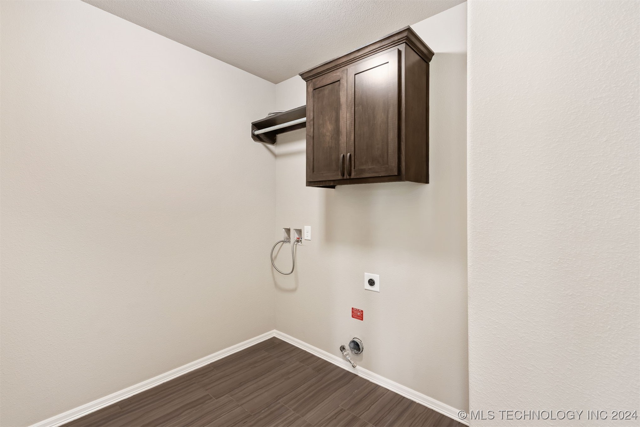 13115 S 92 East Avenue Property Photo 18