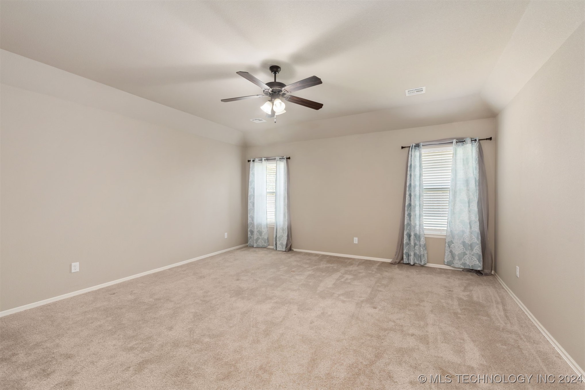 13115 S 92 East Avenue Property Photo 19