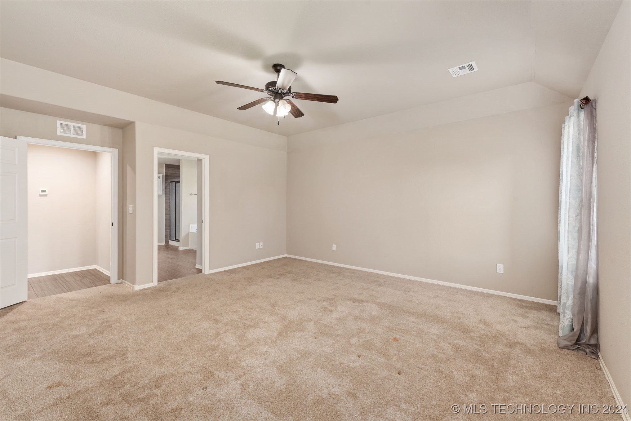 13115 S 92 East Avenue Property Photo 20