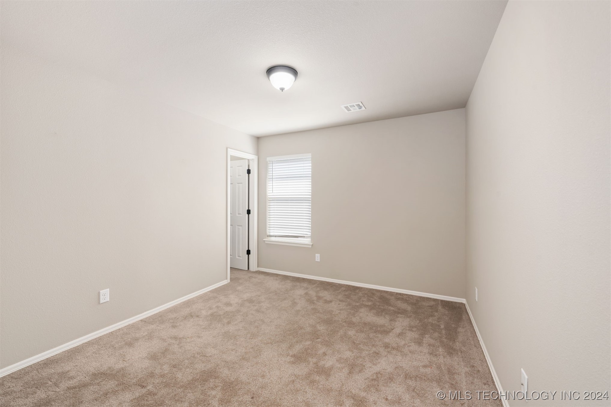 13115 S 92 East Avenue Property Photo 26
