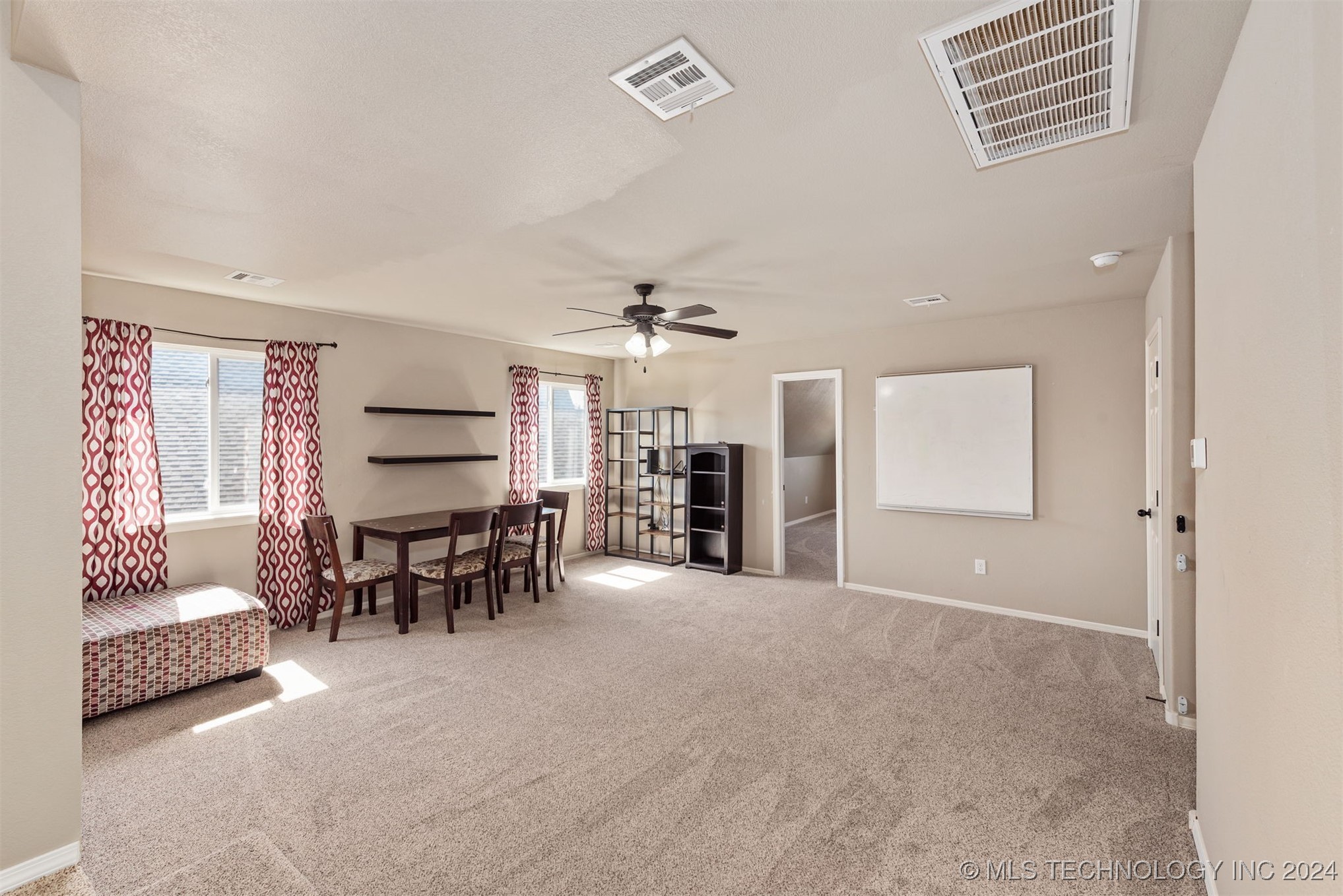 13115 S 92 East Avenue Property Photo 32