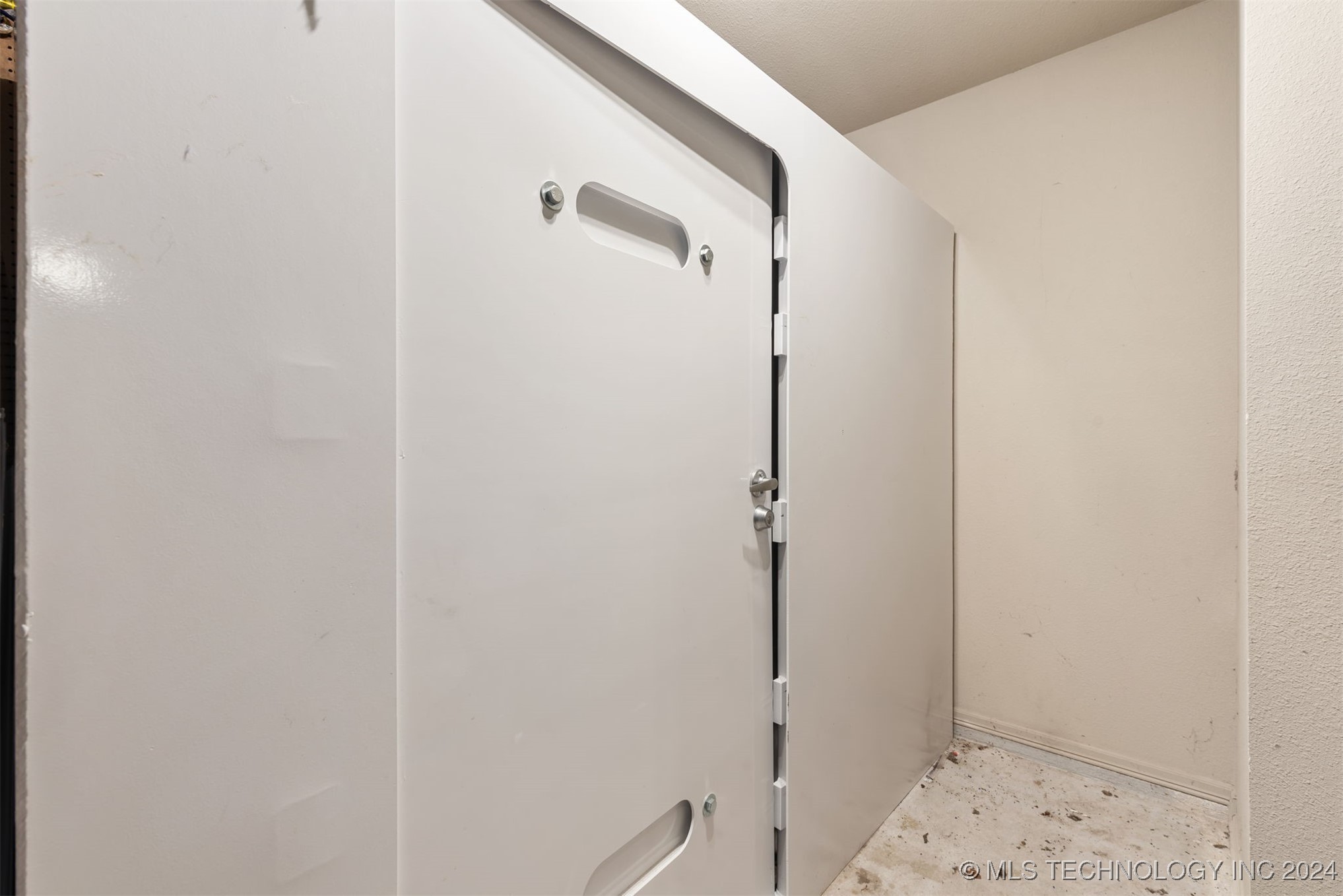 13115 S 92 East Avenue Property Photo 33