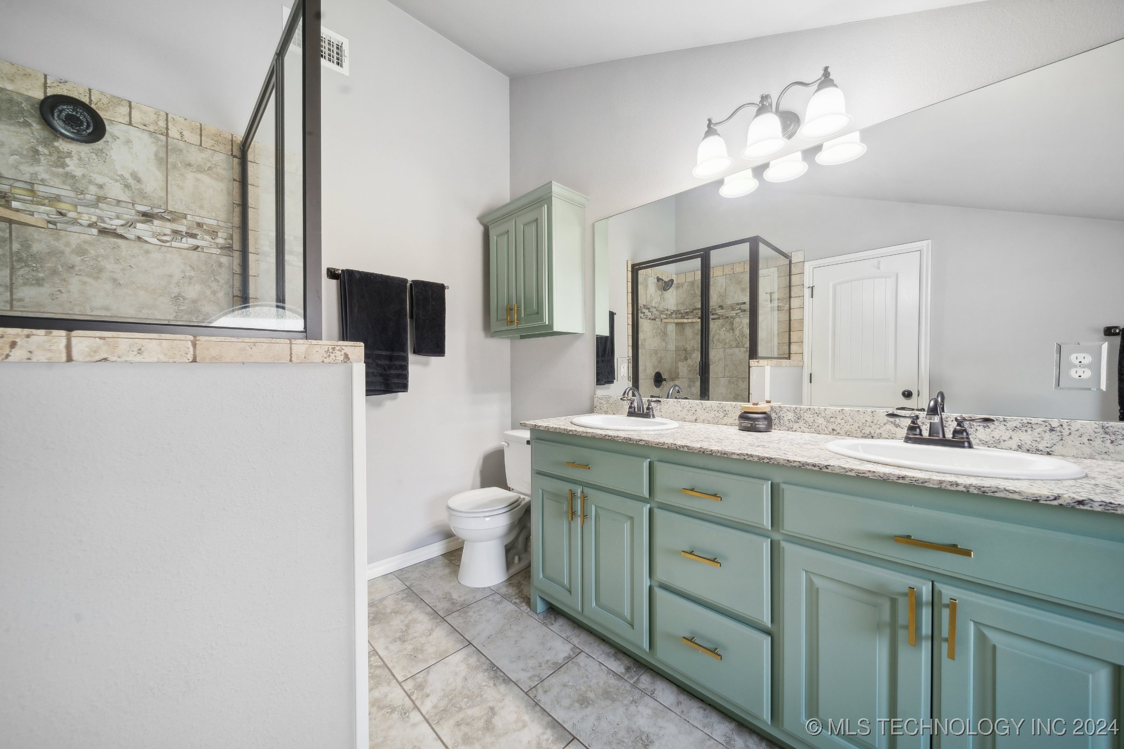 2527 W 68th Place Property Photo 19