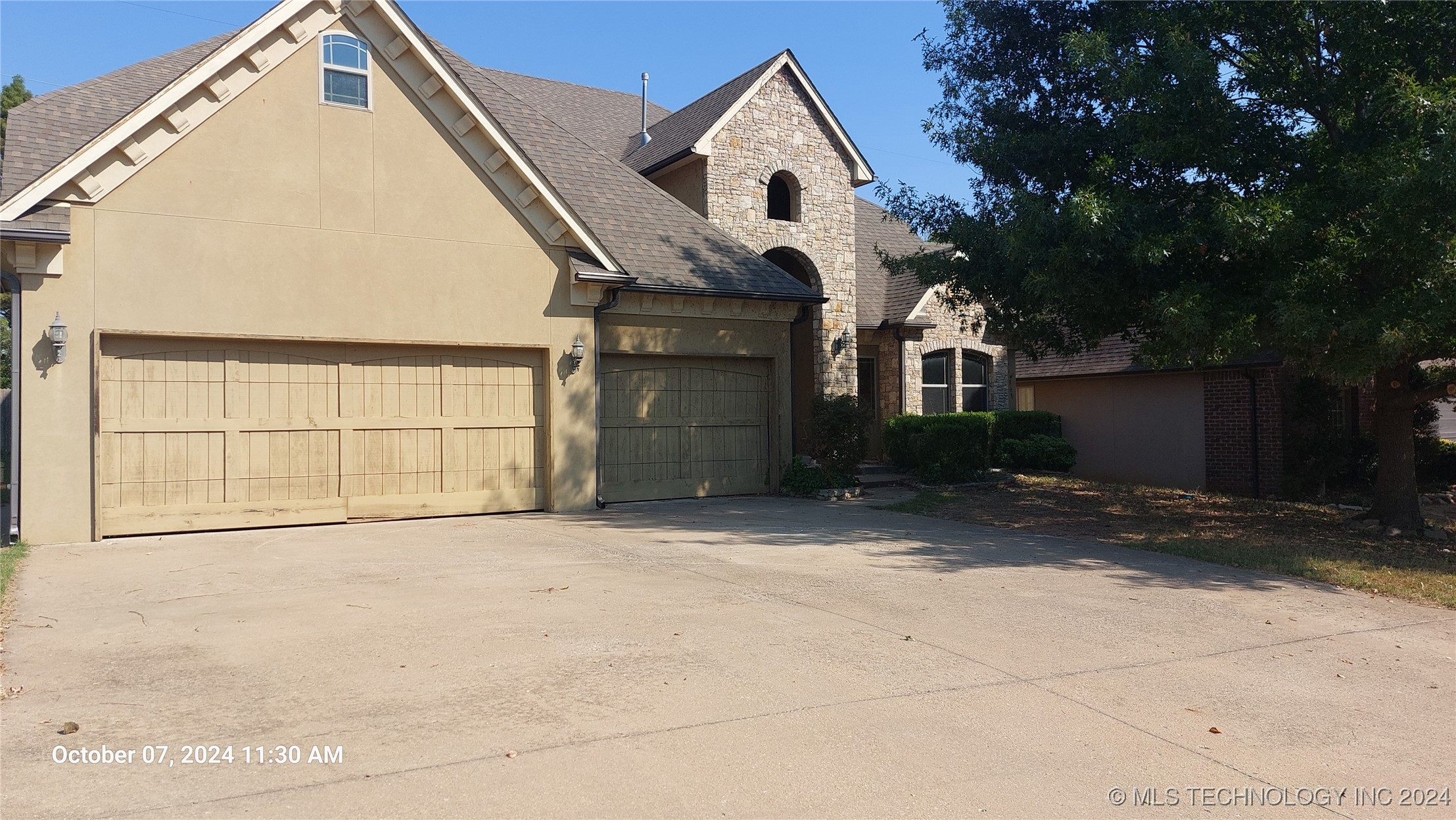 7305 E 111th Place Property Photo 2
