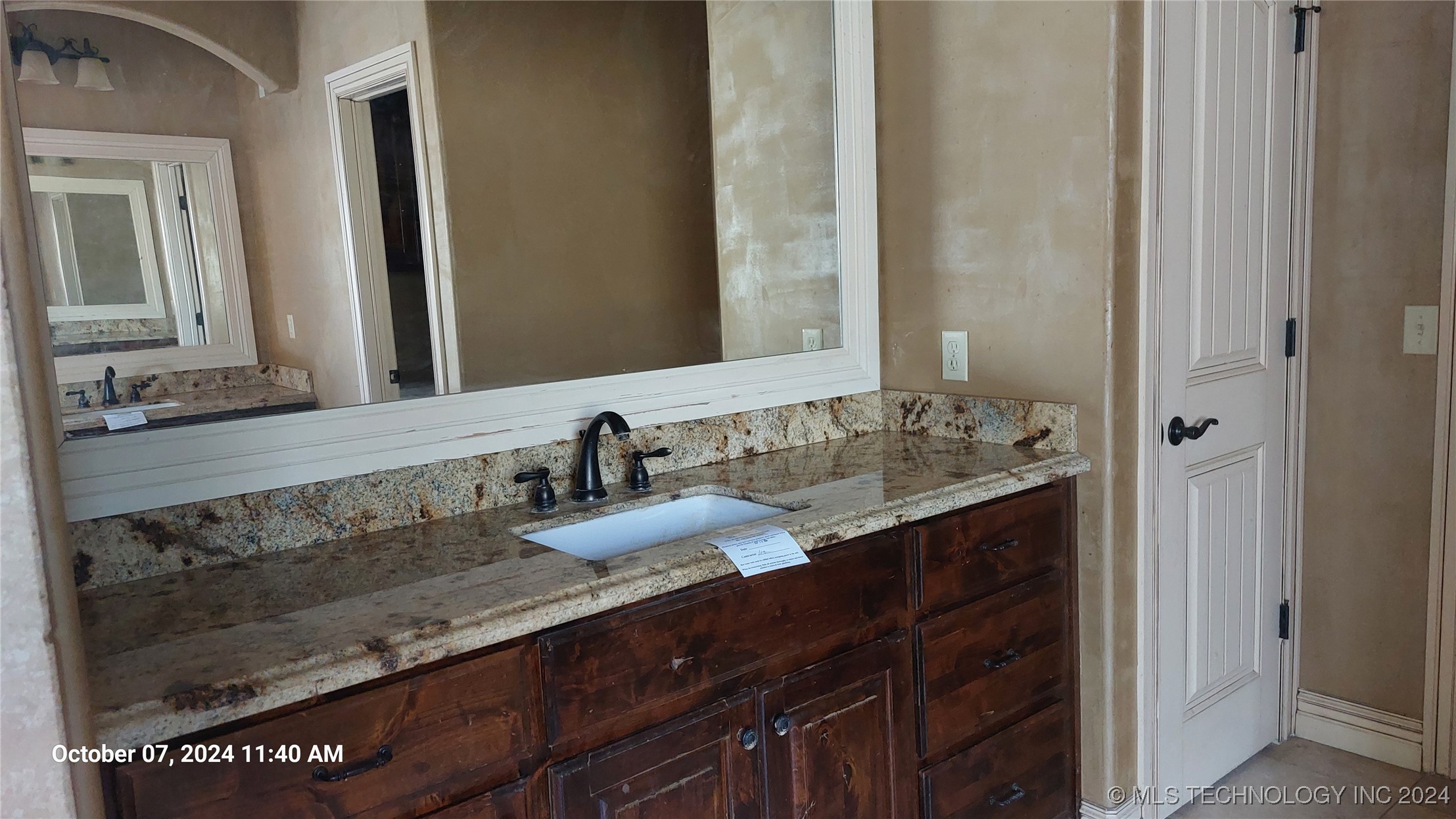 7305 E 111th Place Property Photo 13