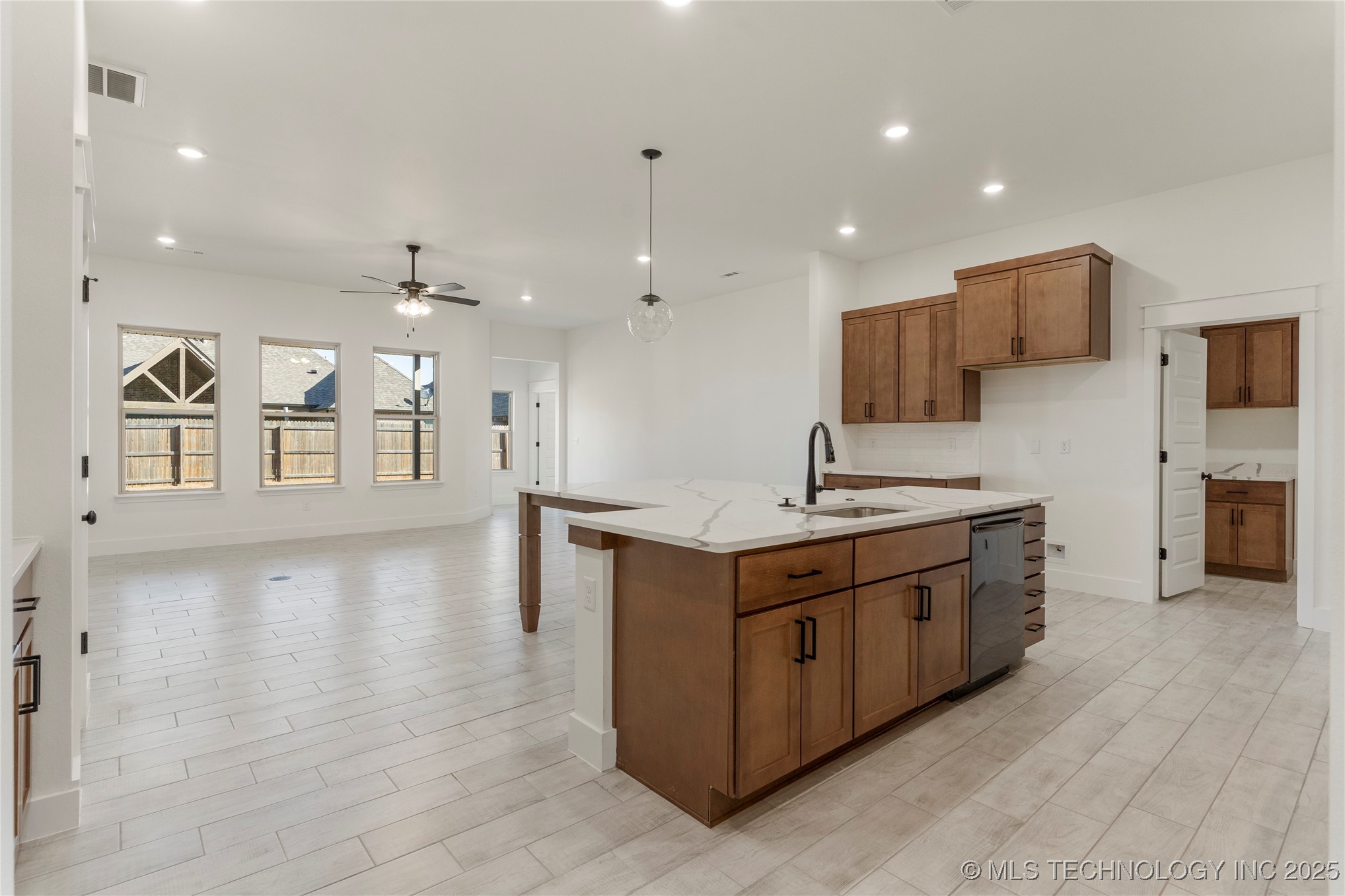2800 E Northampton Street Property Photo 17