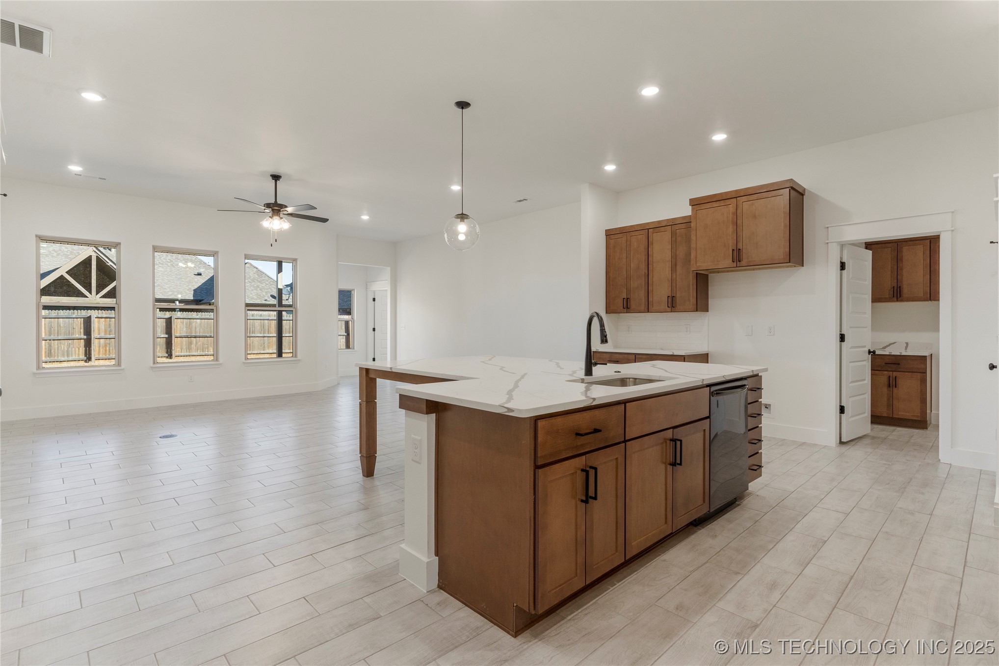 2800 E Northampton Street Property Photo 18