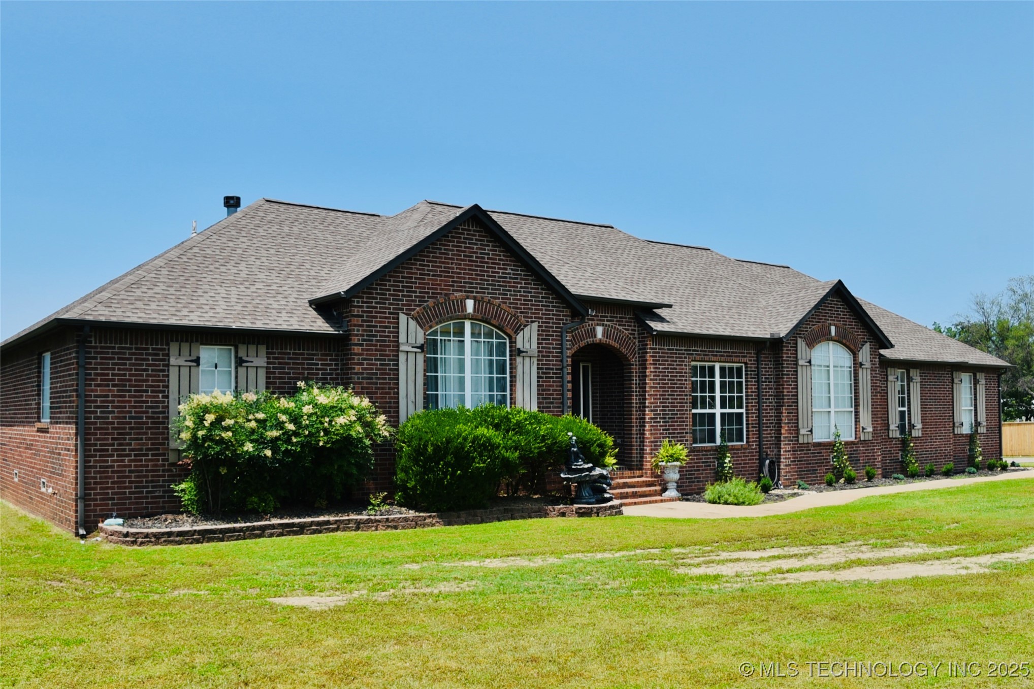 1150 N Lynn Lane Road Property Photo 1