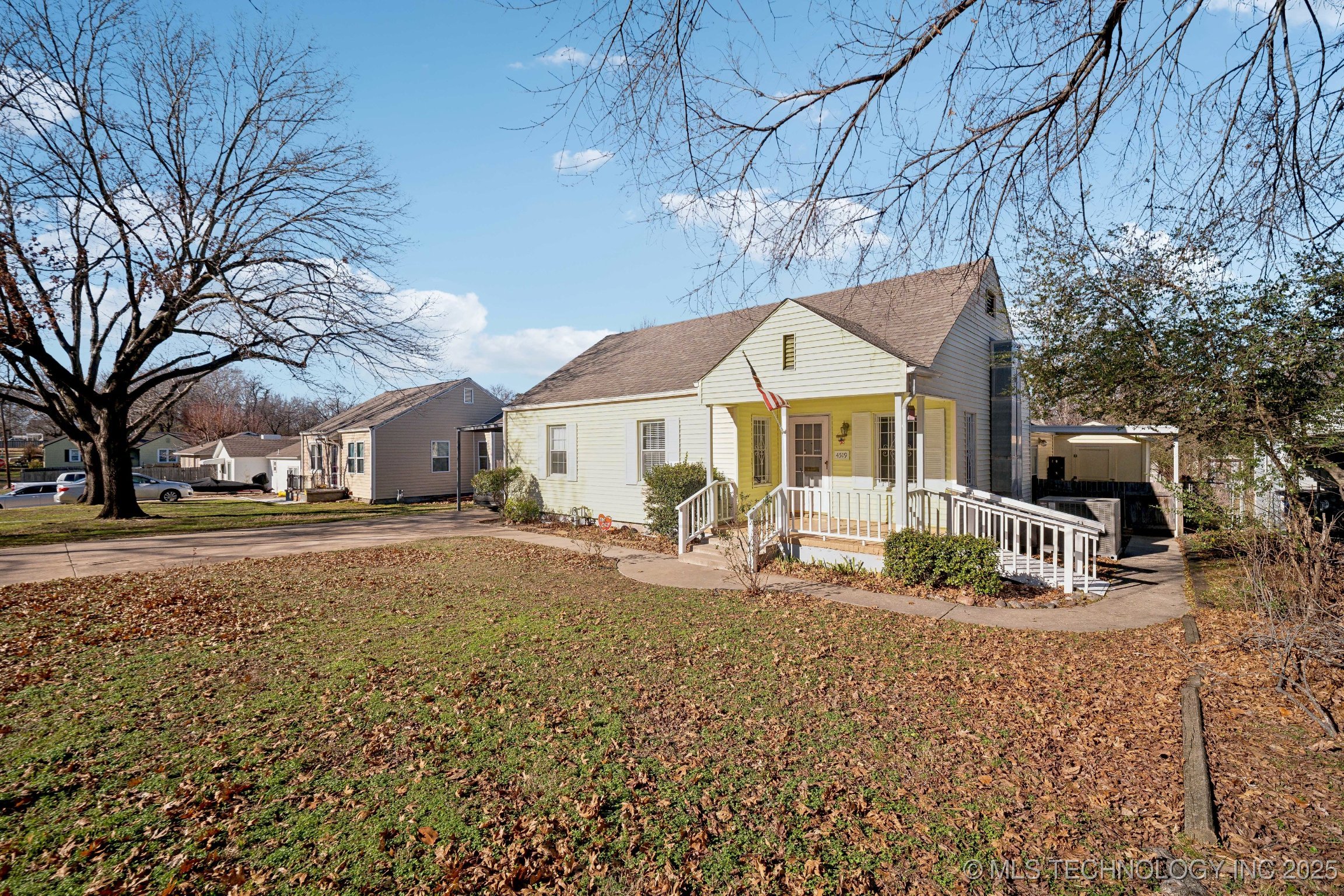 4519 E 5th Place Property Photo
