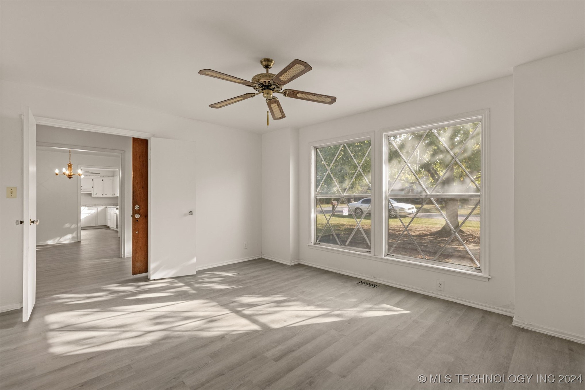 1218 S 103rd East Avenue Property Photo 11