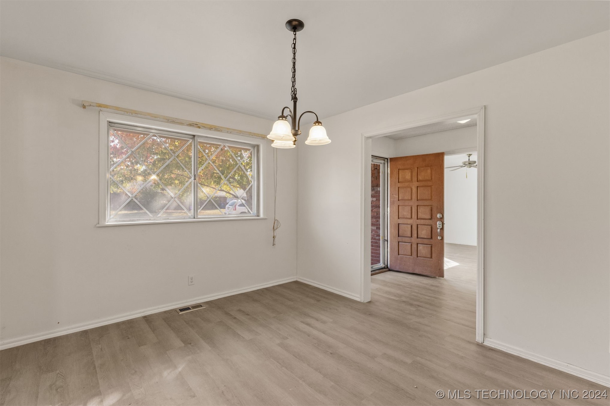 1218 S 103rd East Avenue Property Photo 12
