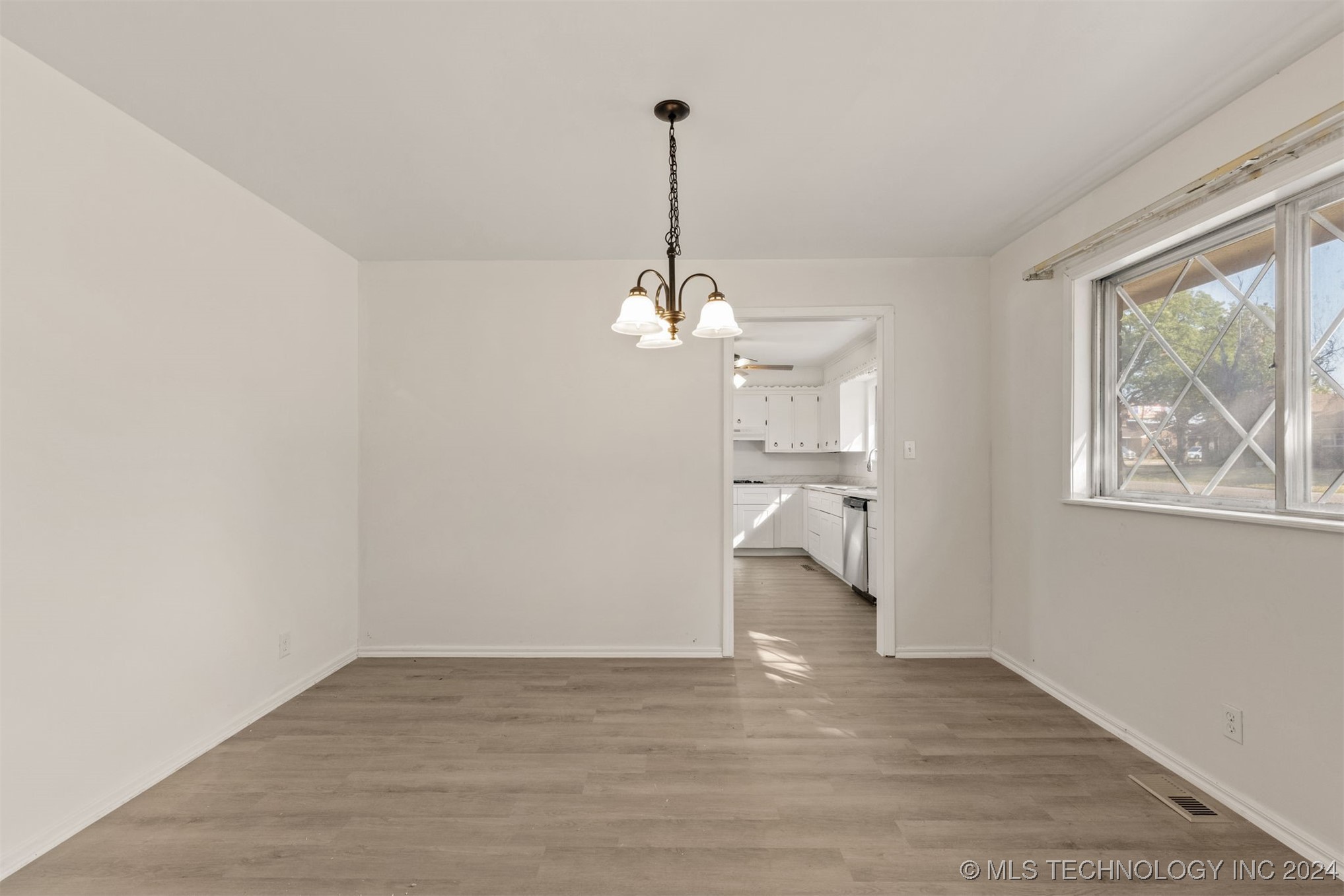 1218 S 103rd East Avenue Property Photo 13