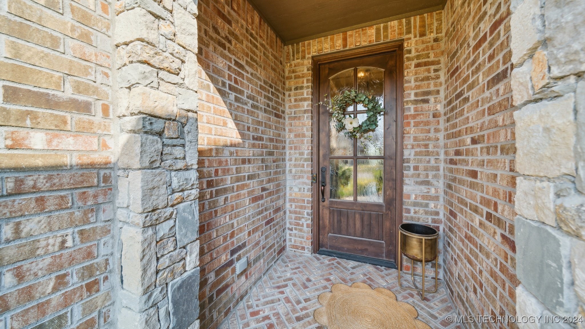 18441 E Persimmon Lane Property Photo 6