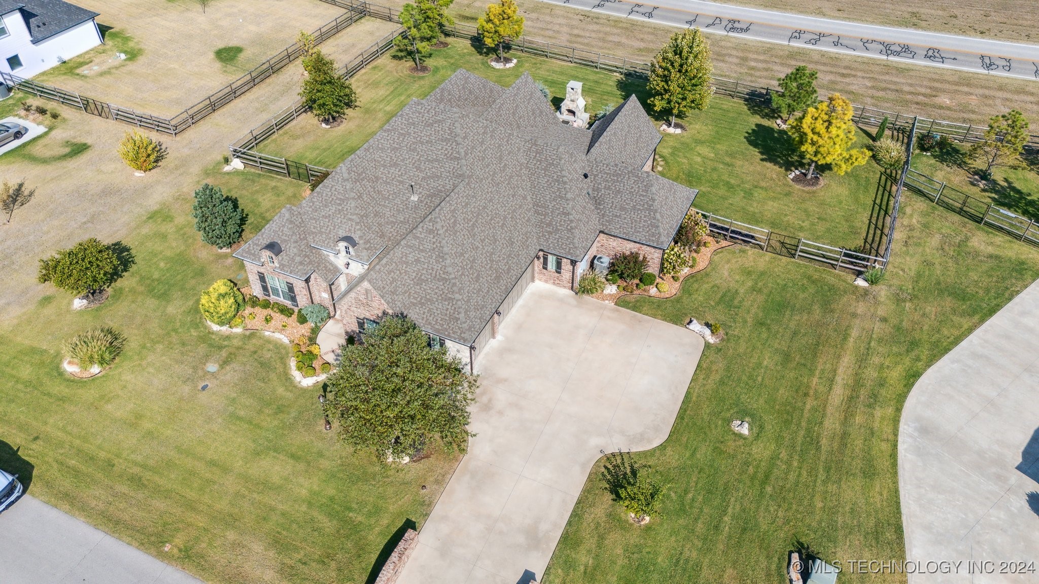 18441 E Persimmon Lane Property Photo 46