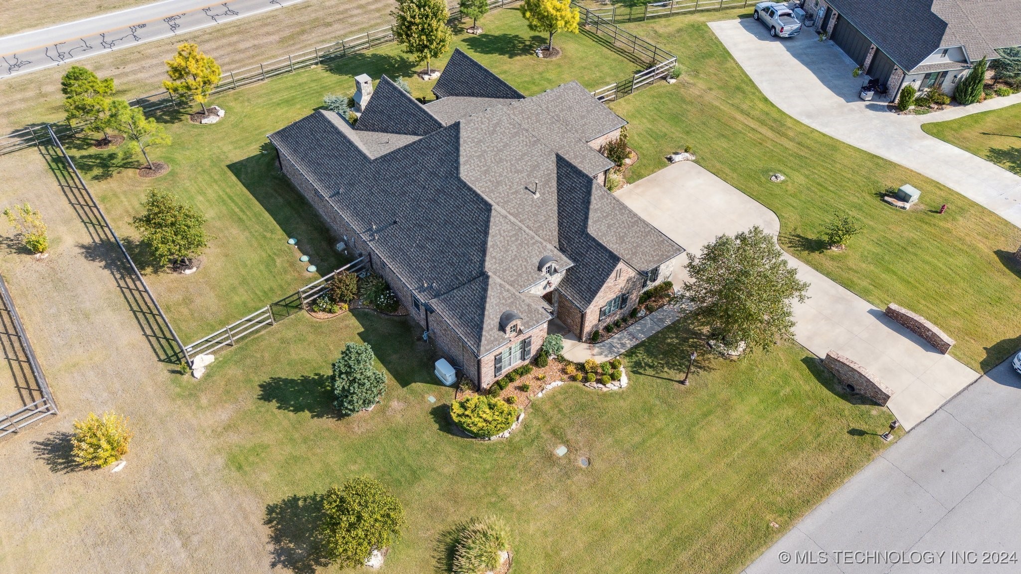 18441 E Persimmon Lane Property Photo 47
