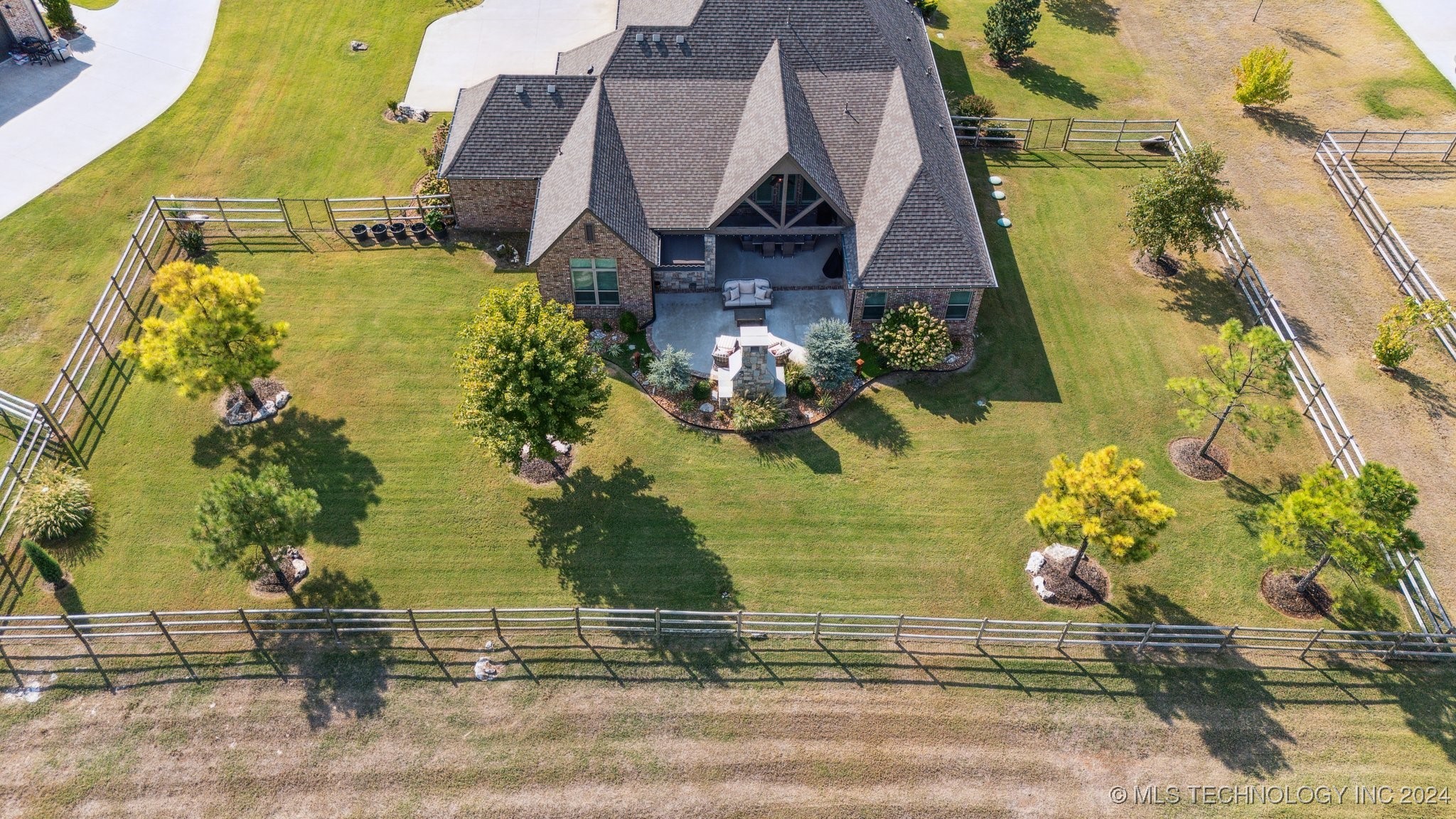 18441 E Persimmon Lane Property Photo 49