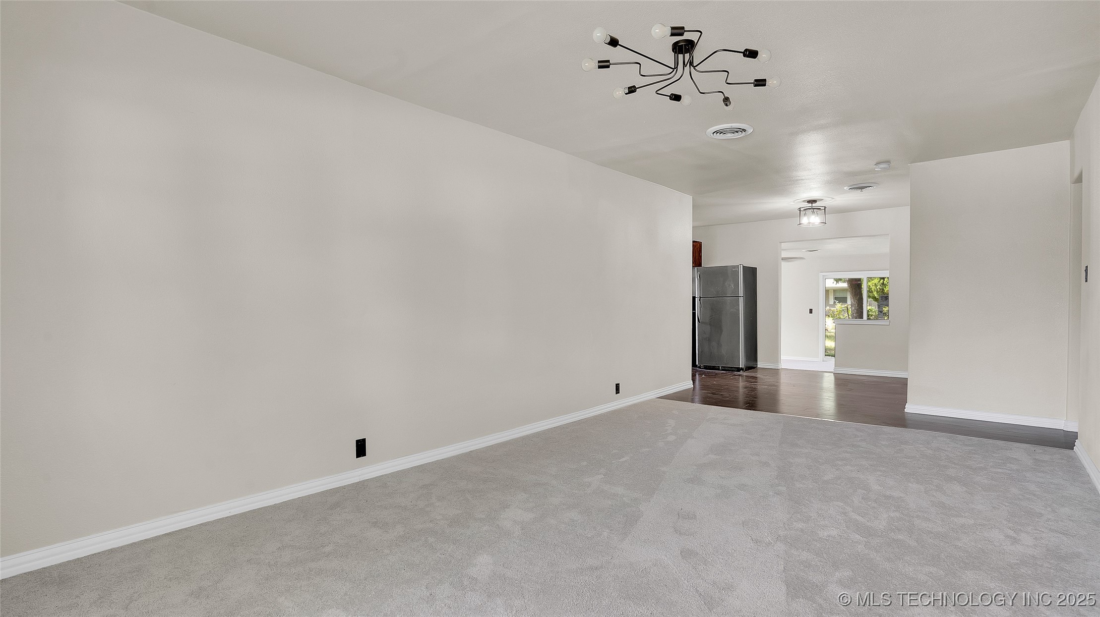 711 Nw Elizabeth Street Property Photo 2