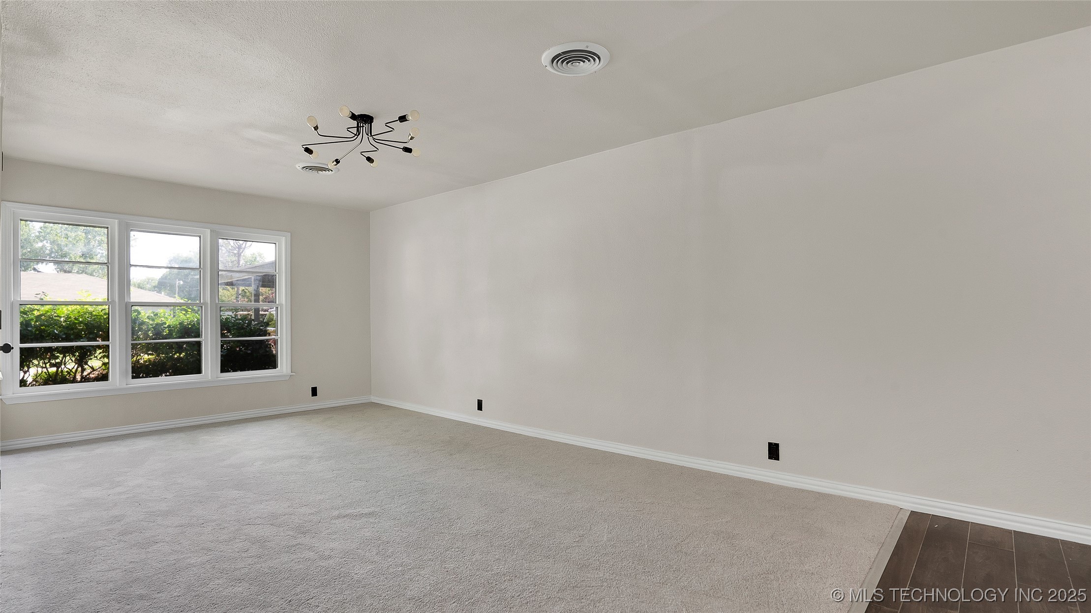 711 Nw Elizabeth Street Property Photo 5