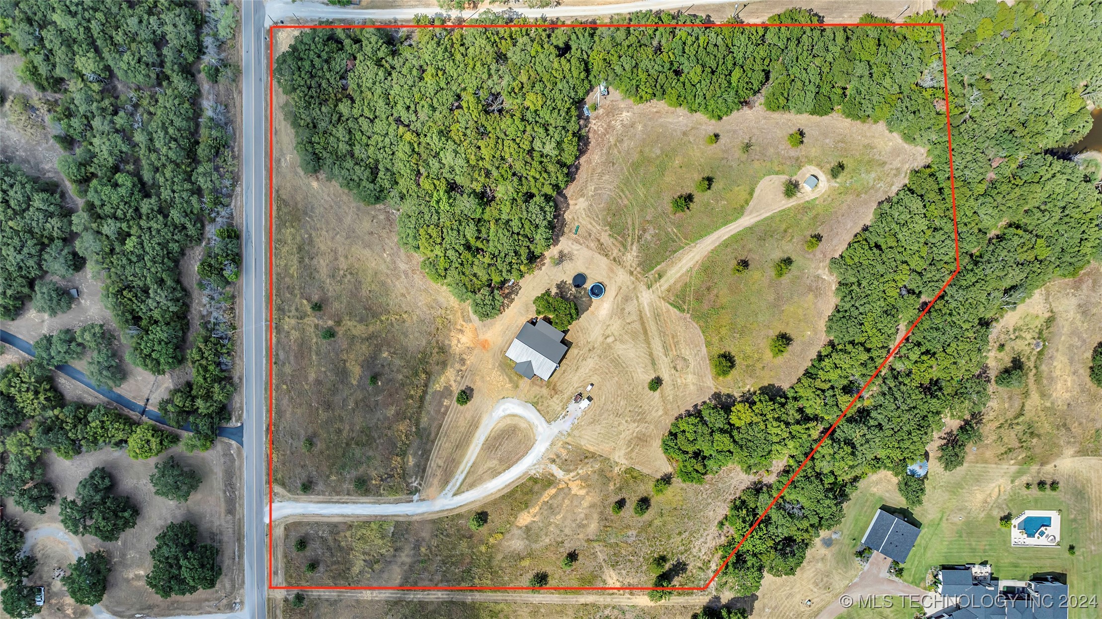 6126 Kings Road Property Photo 2
