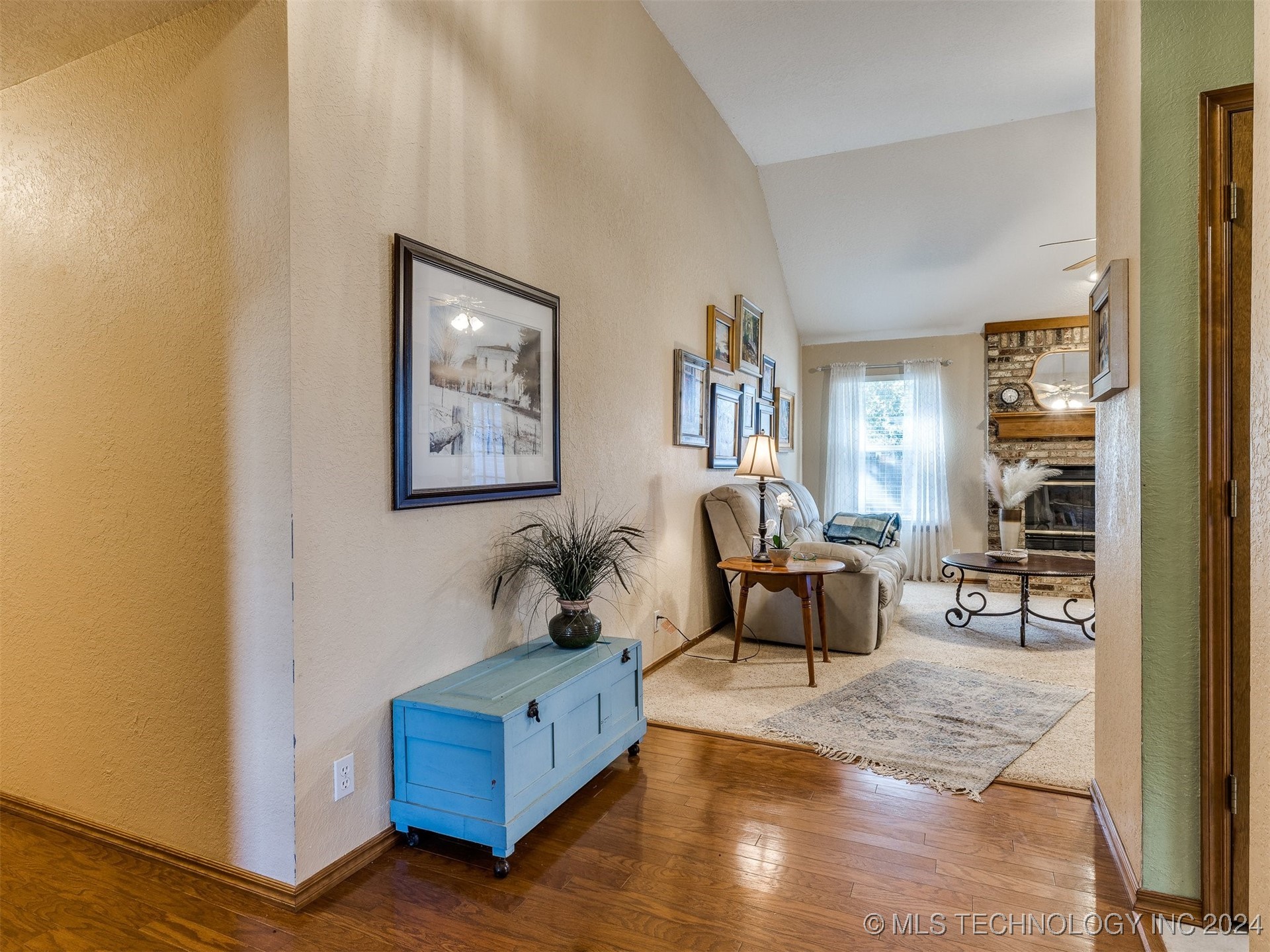 5116 S Spruce Drive Property Photo 9