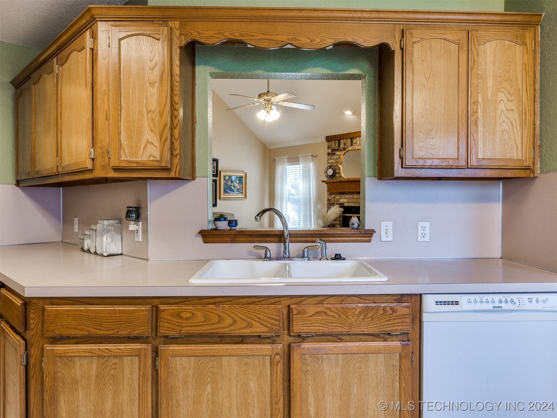 5116 S Spruce Drive Property Photo 24