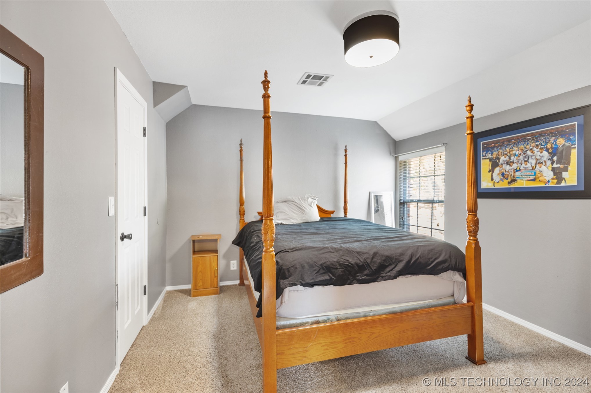 8207 S 85th Avenue Property Photo 11