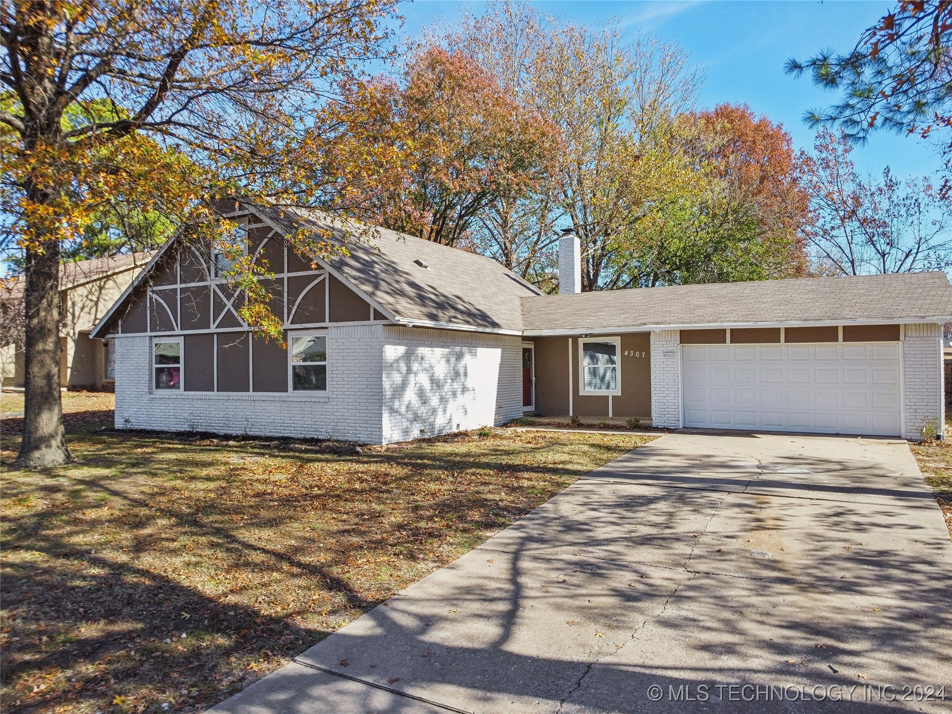 4307 S Hickory Place Property Photo