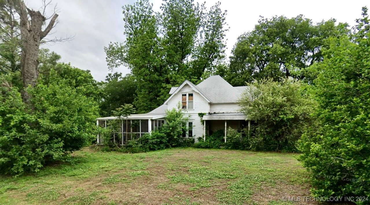 222 E Thomas Property Photo