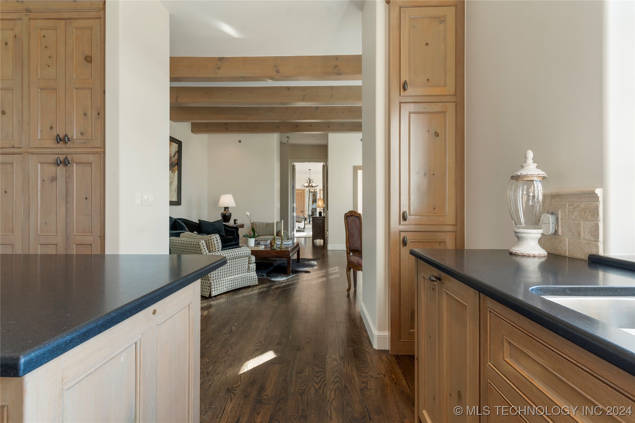 2200 S Utica Place 8c Property Photo 16