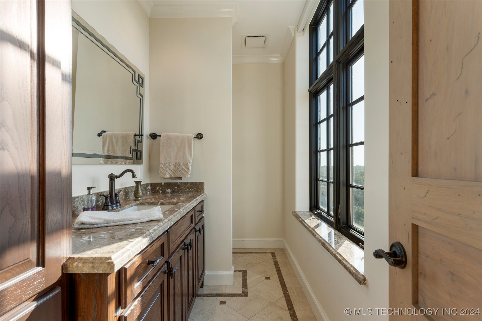2200 S Utica Place 8c Property Photo 43
