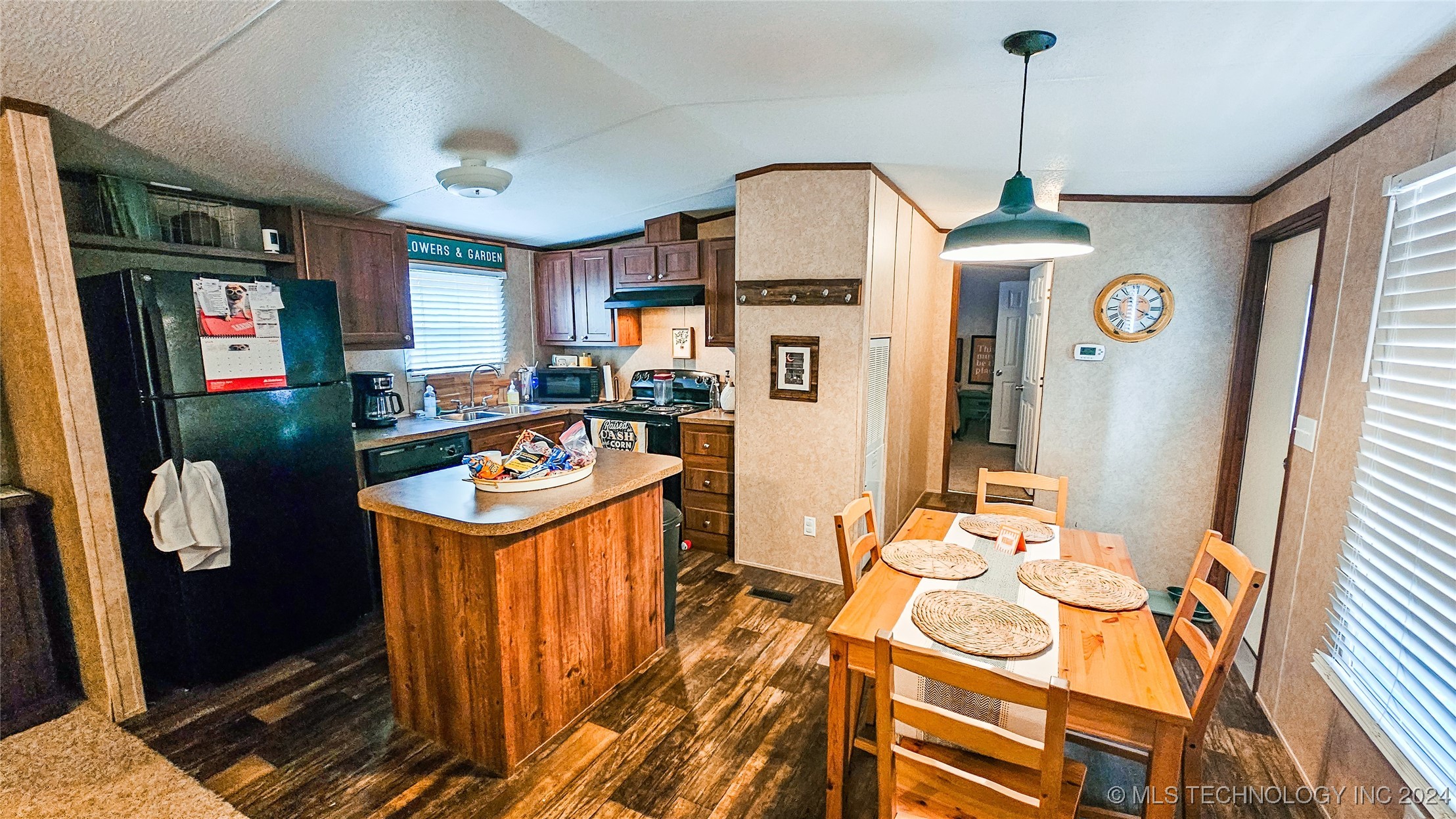 8 F Drive Property Photo 13