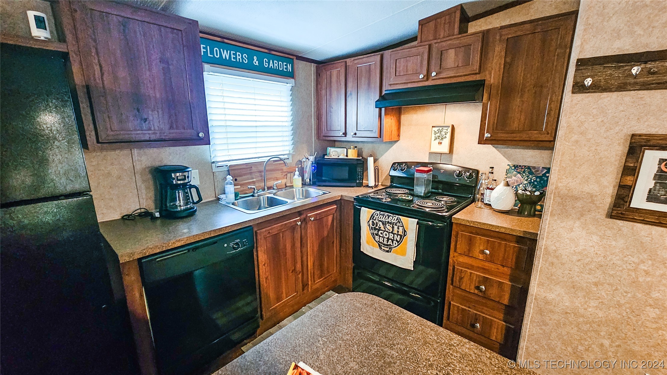 8 F Drive Property Photo 14