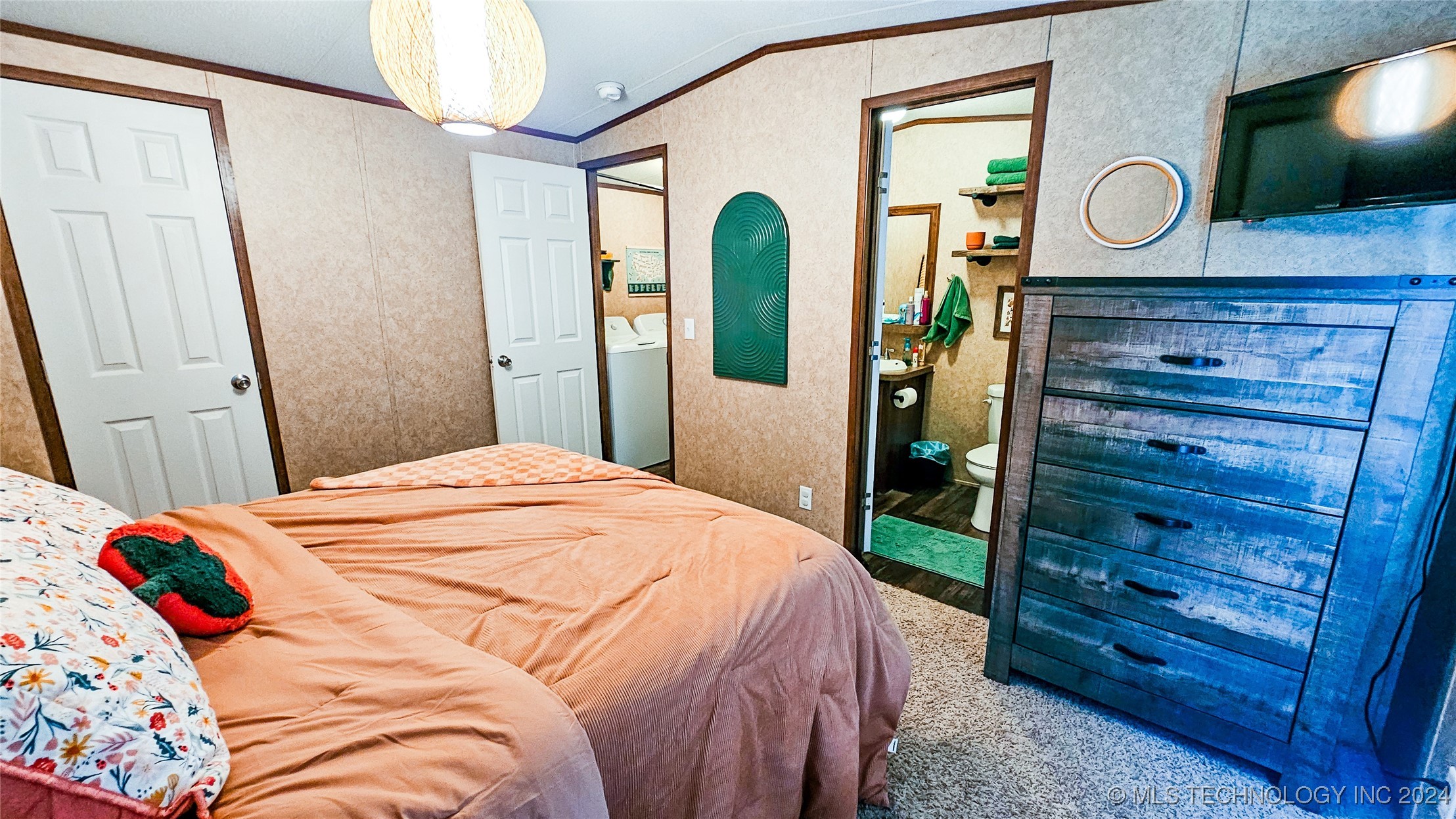 8 F Drive Property Photo 18