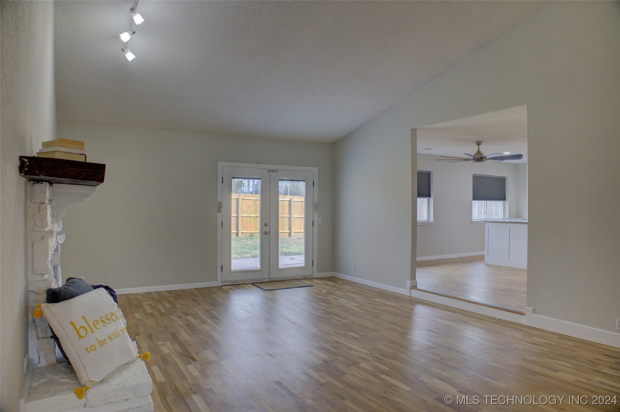 1404 W Indianola Street Property Photo 11