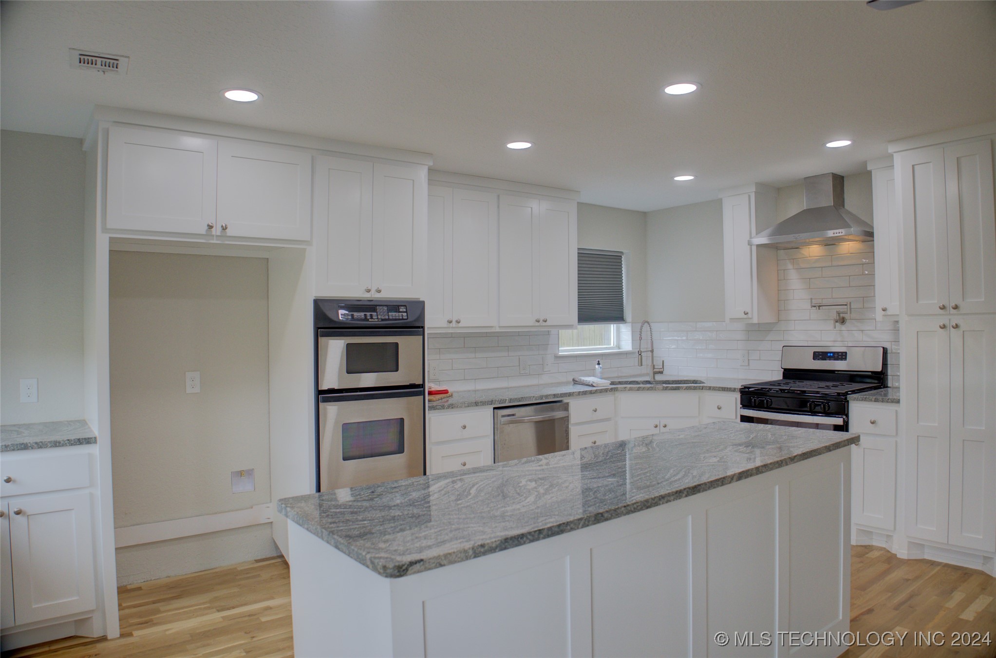 1404 W Indianola Street Property Photo 15