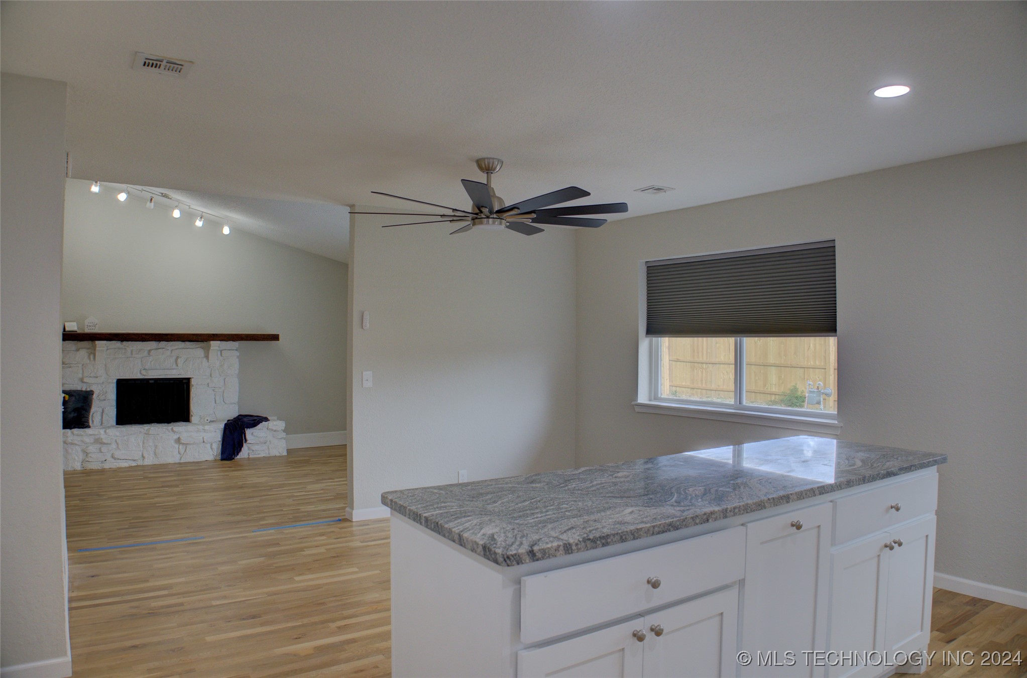 1404 W Indianola Street Property Photo 18