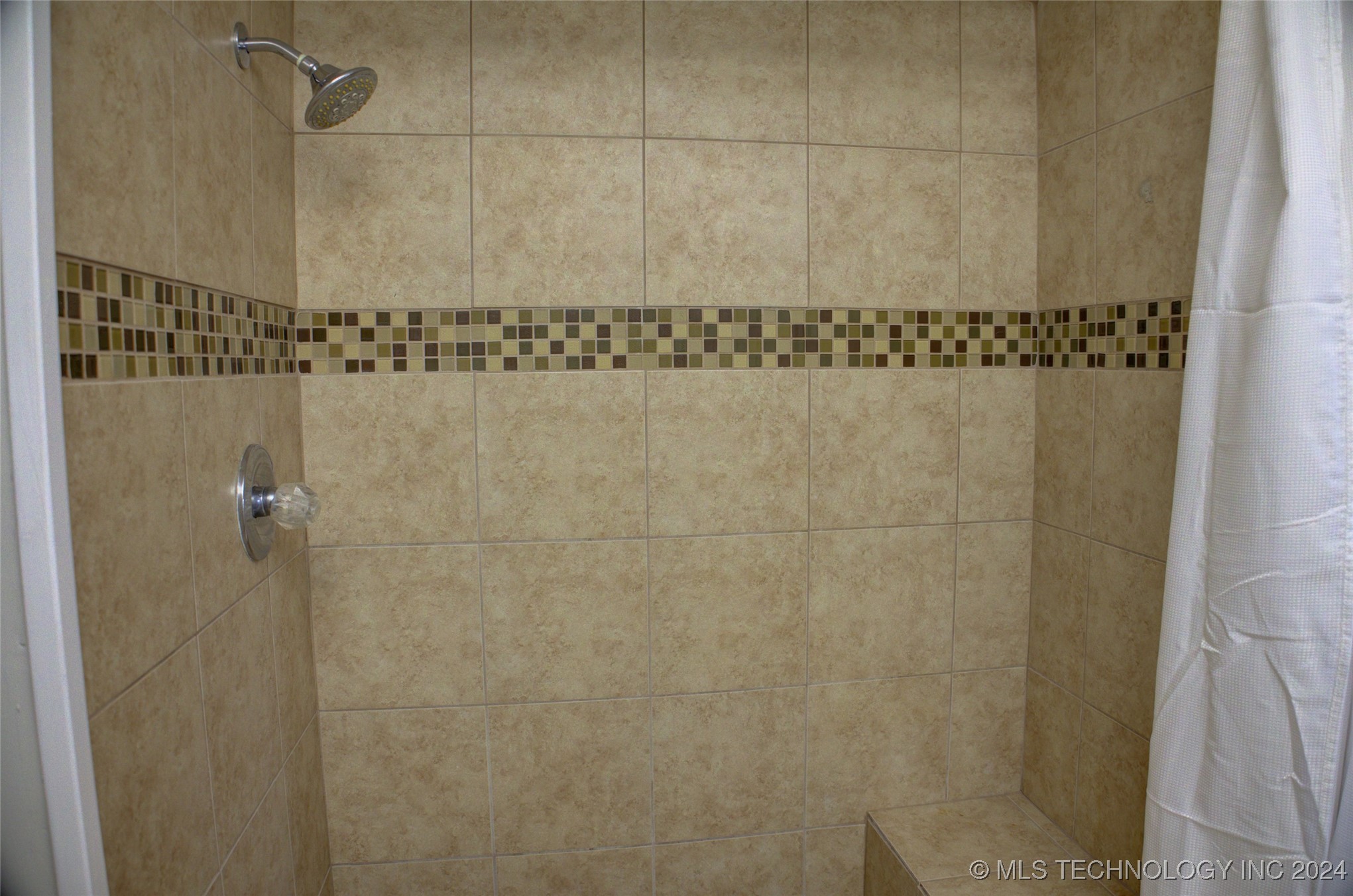 1404 W Indianola Street Property Photo 28