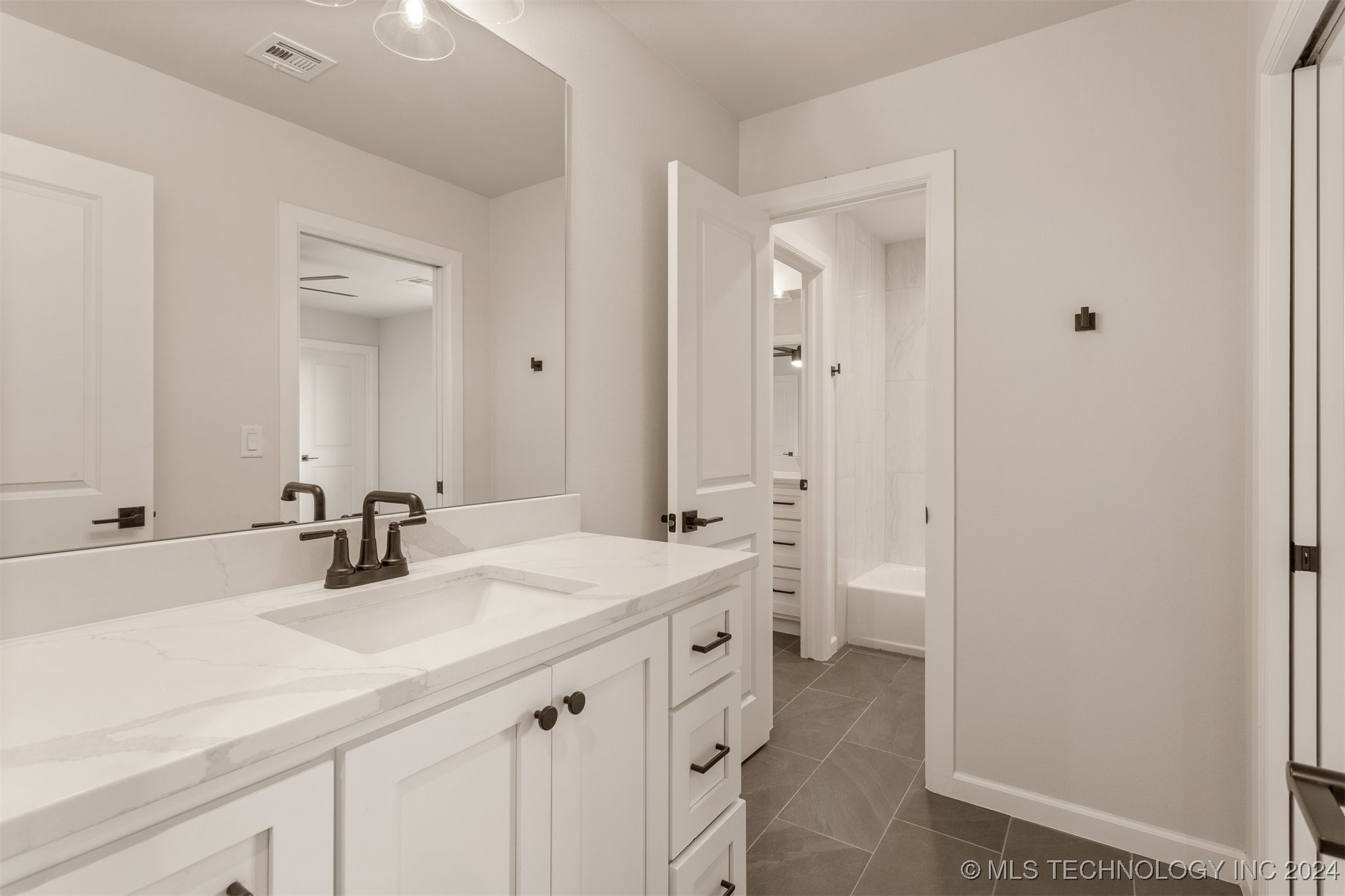 2956 E 146th Place S Property Photo 28