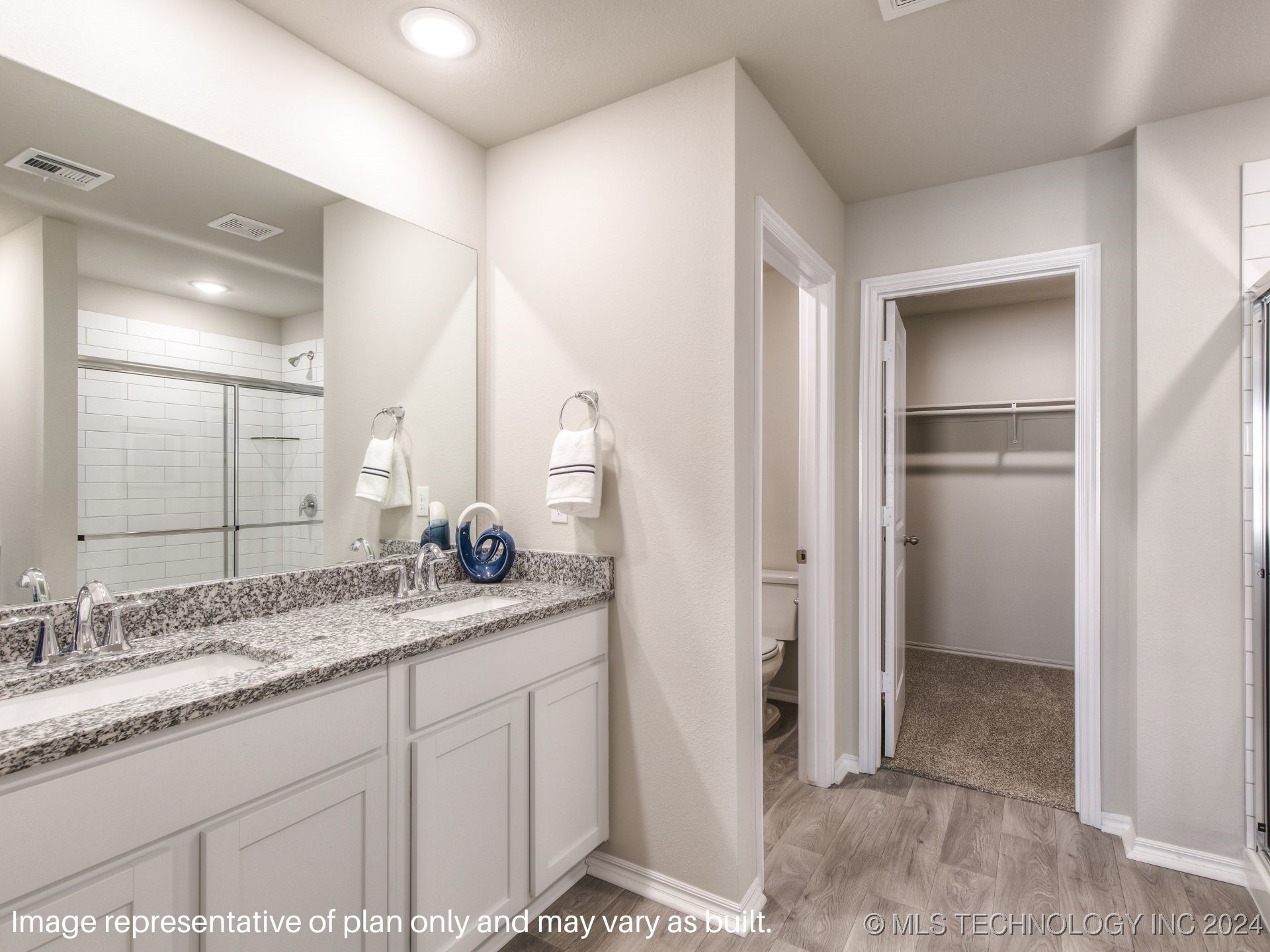 2117 E Urbana Street Property Photo 5