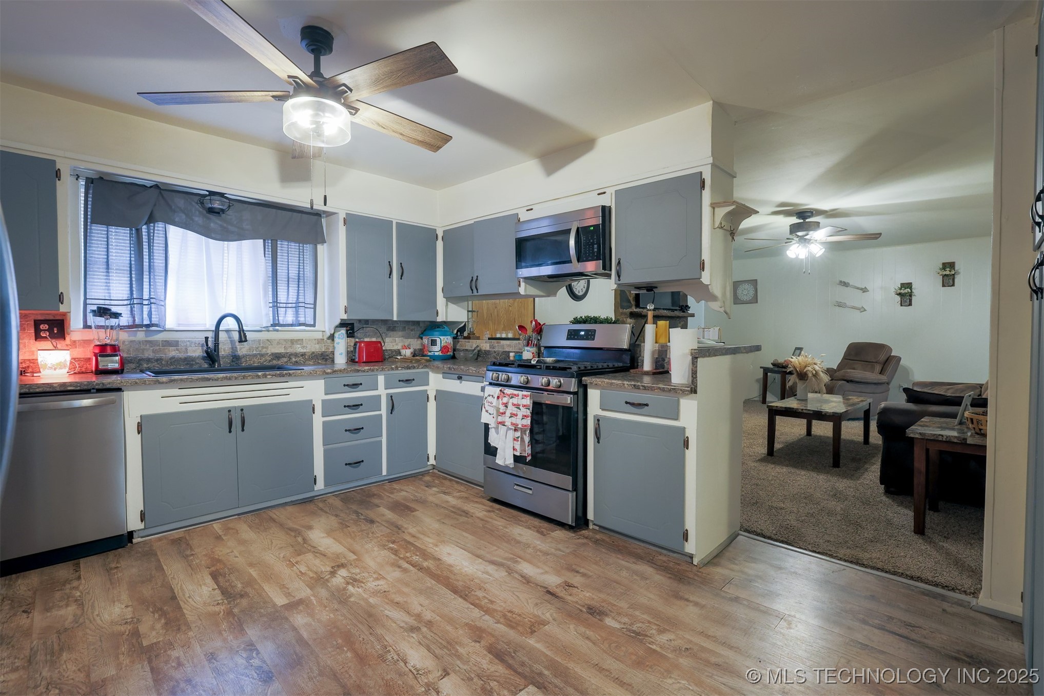 417717 E 1145 Road Property Photo 9