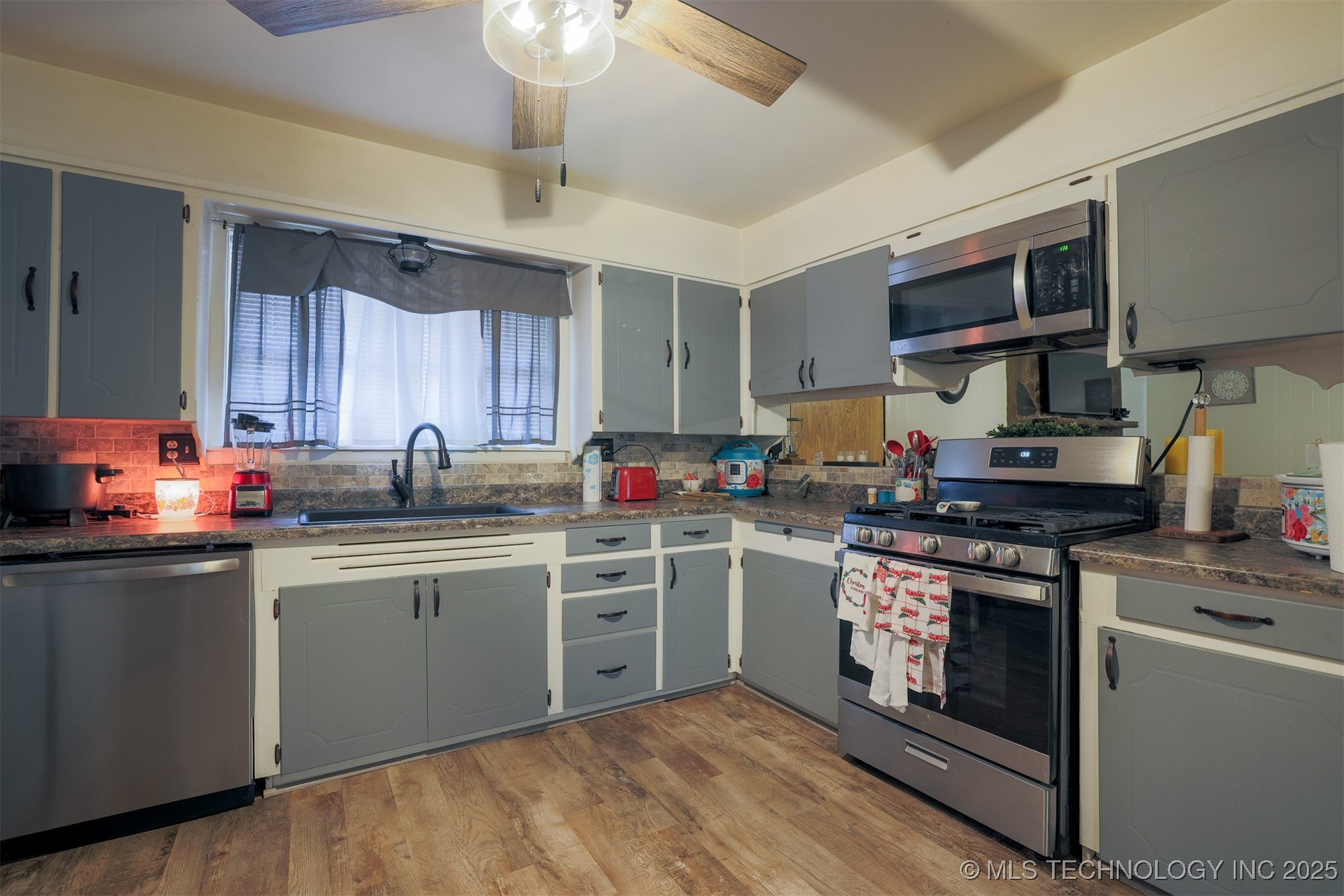 417717 E 1145 Road Property Photo 10