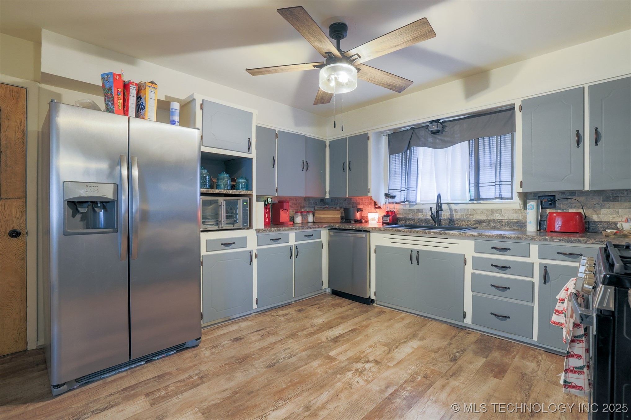 417717 E 1145 Road Property Photo 11
