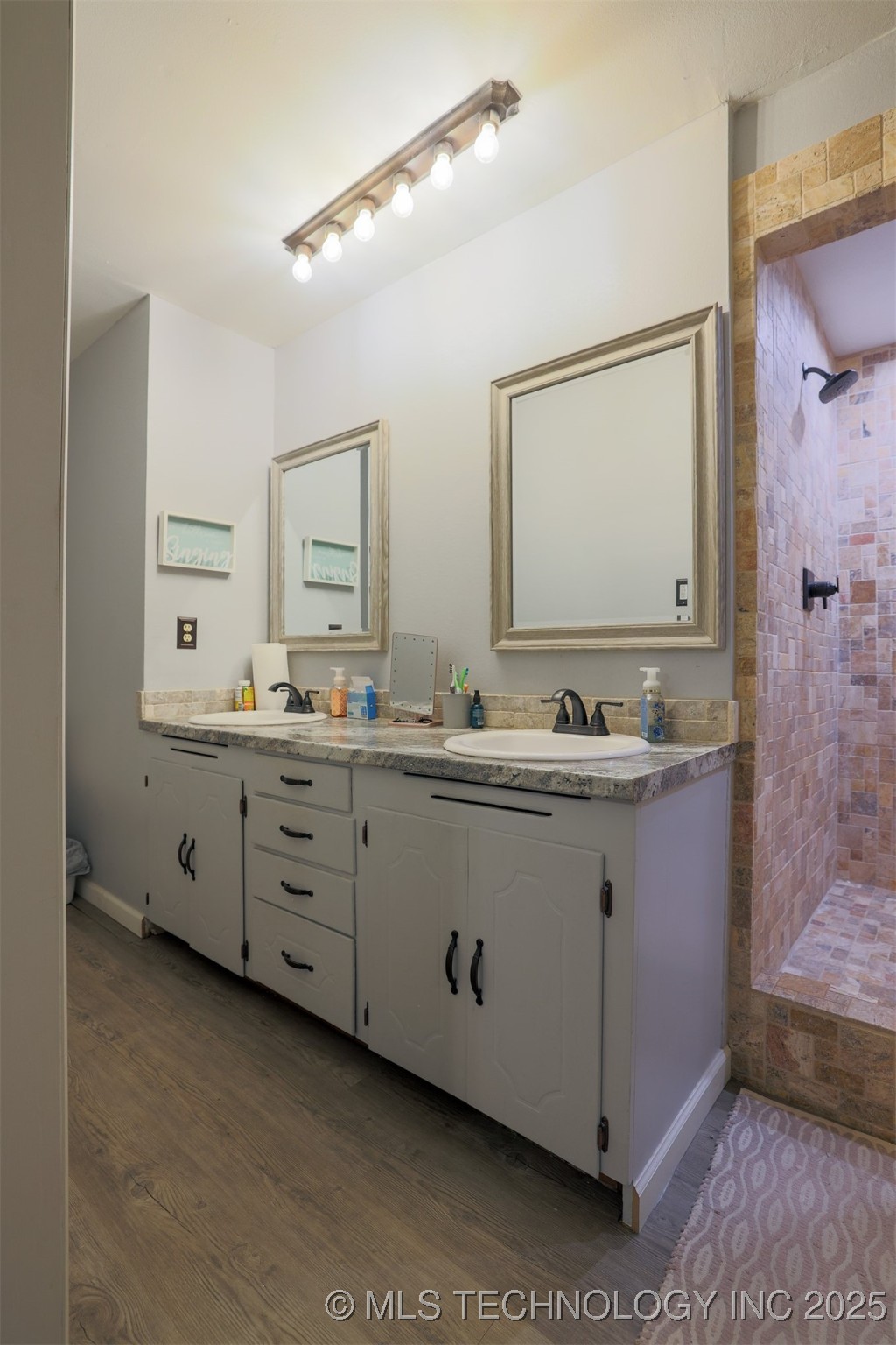 417717 E 1145 Road Property Photo 16