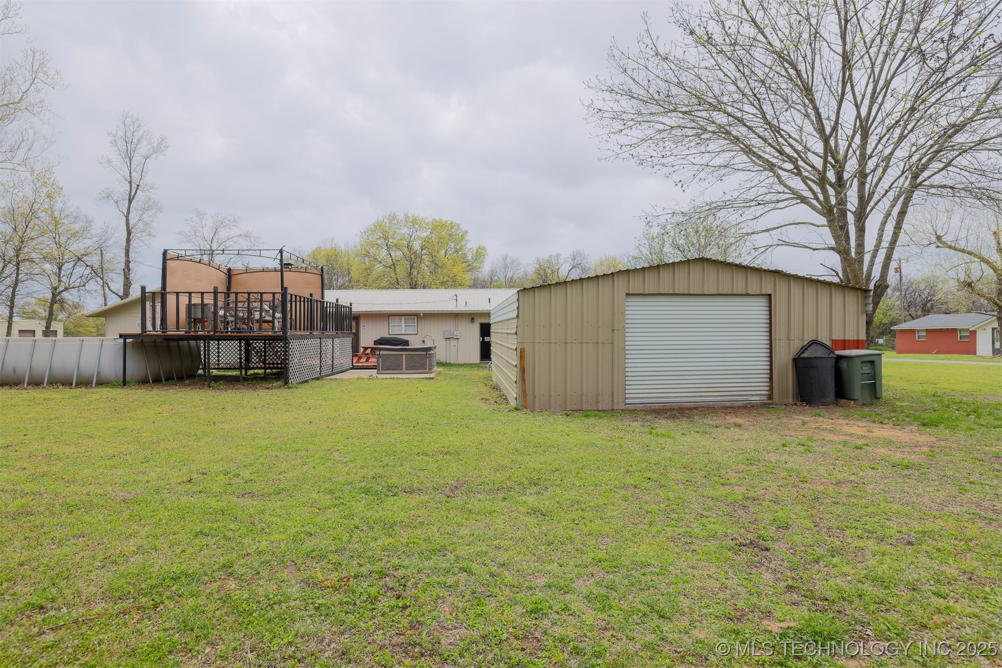 417717 E 1145 Road Property Photo 32