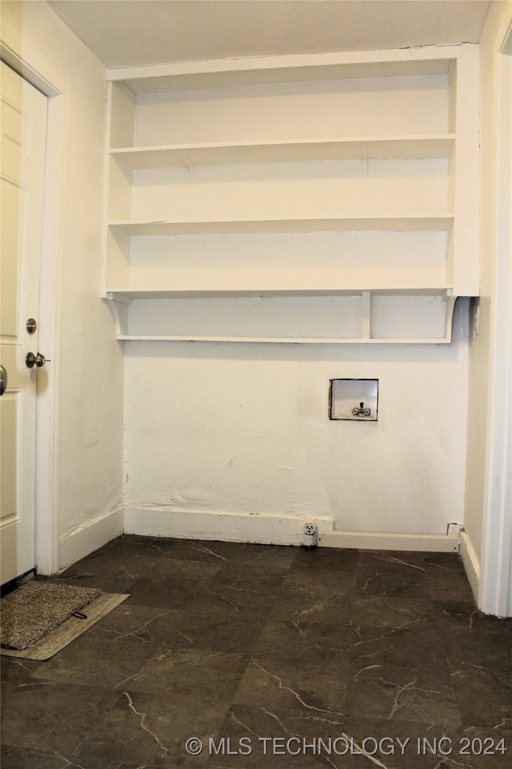 905 W Beech Property Photo 26