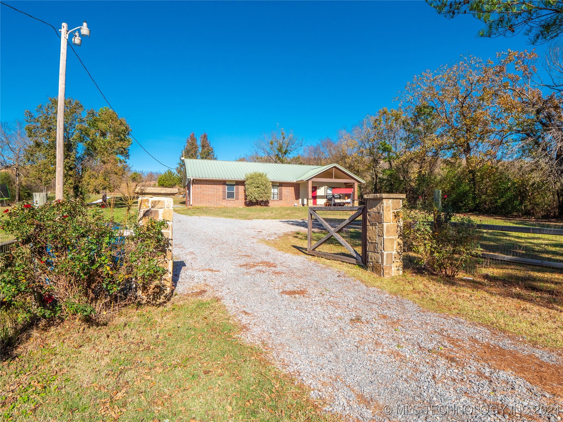 239 N Carbon Property Photo 4