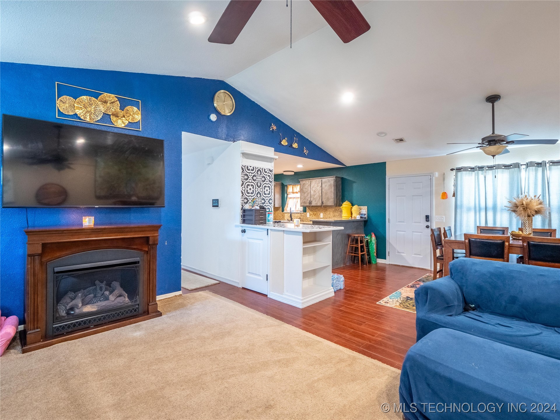 239 N Carbon Property Photo 7