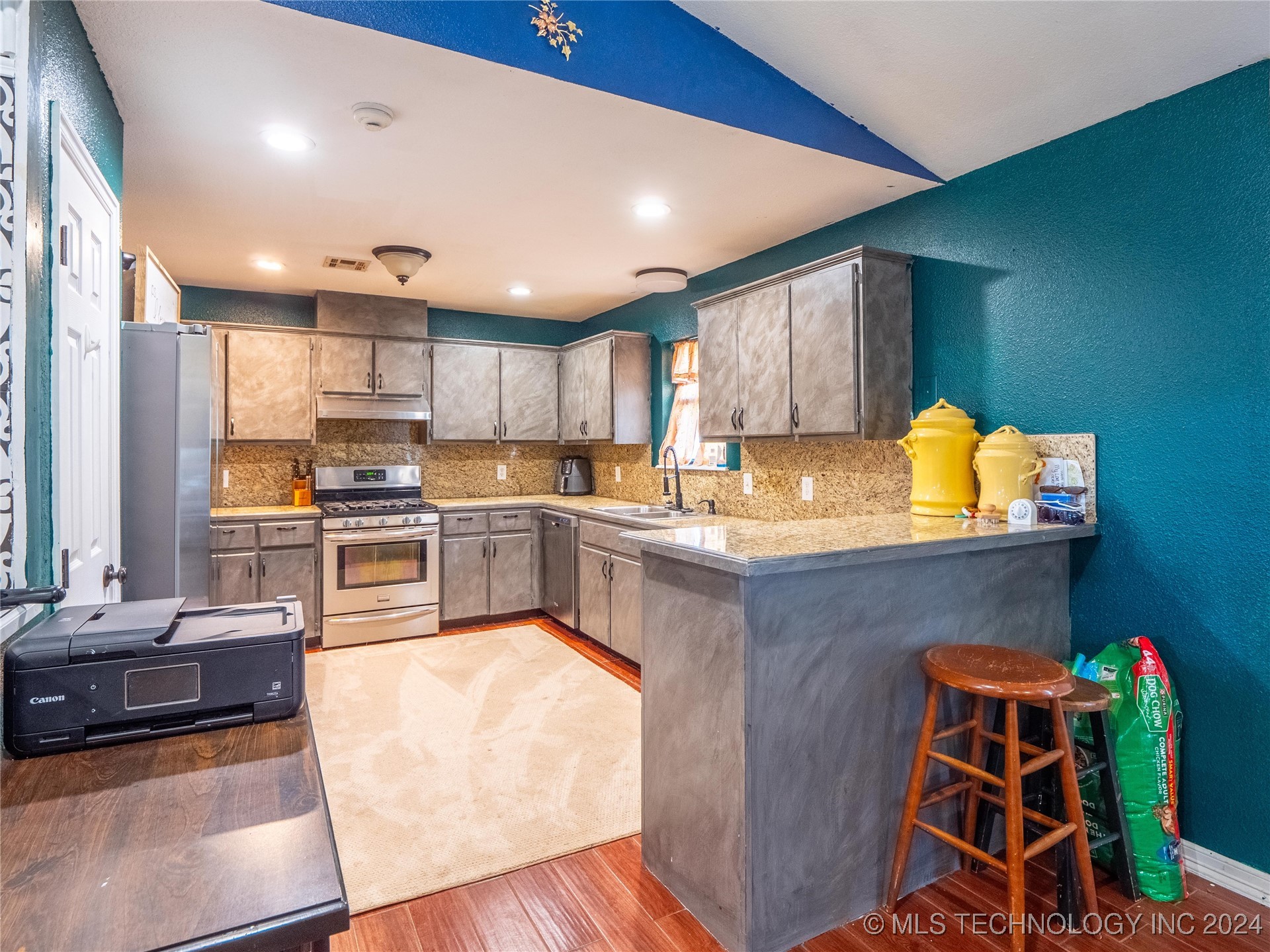 239 N Carbon Property Photo 13
