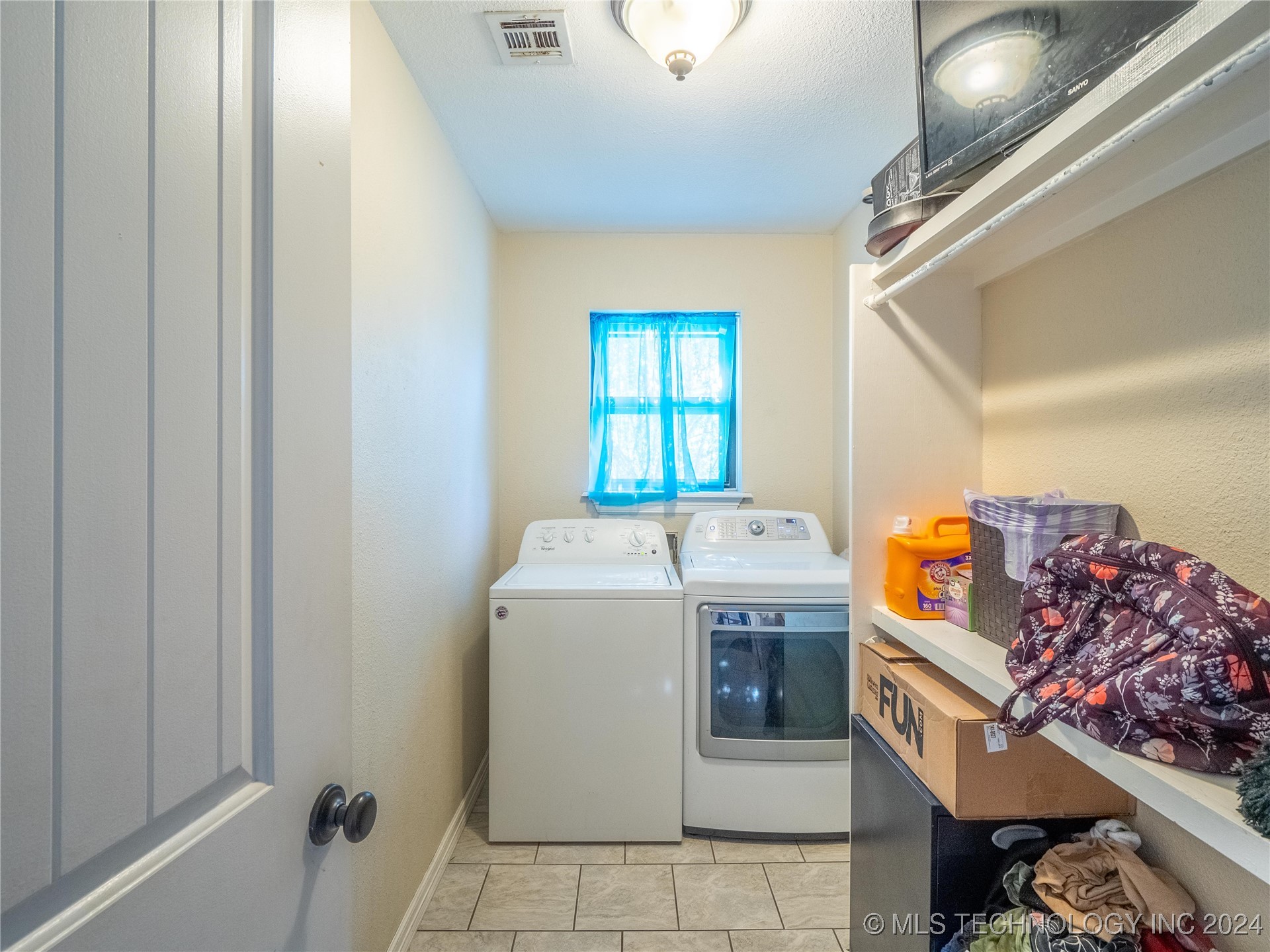 239 N Carbon Property Photo 18