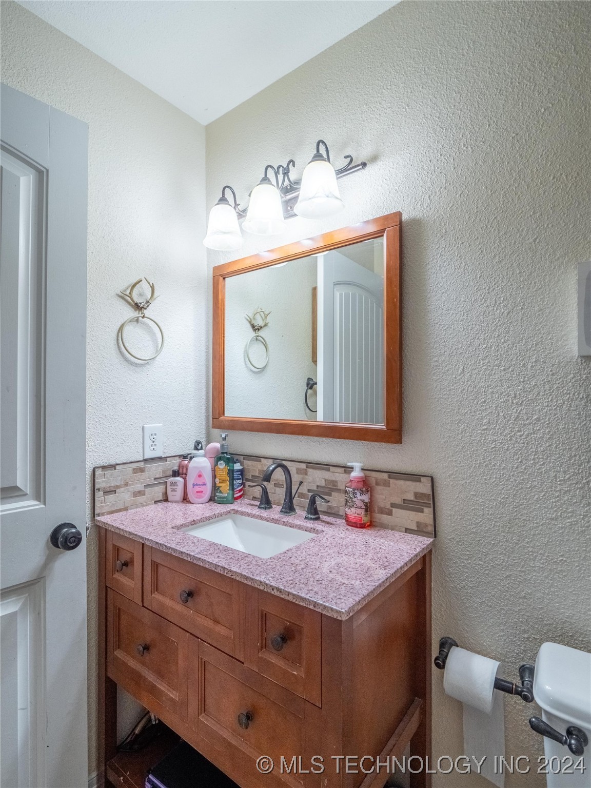 239 N Carbon Property Photo 31